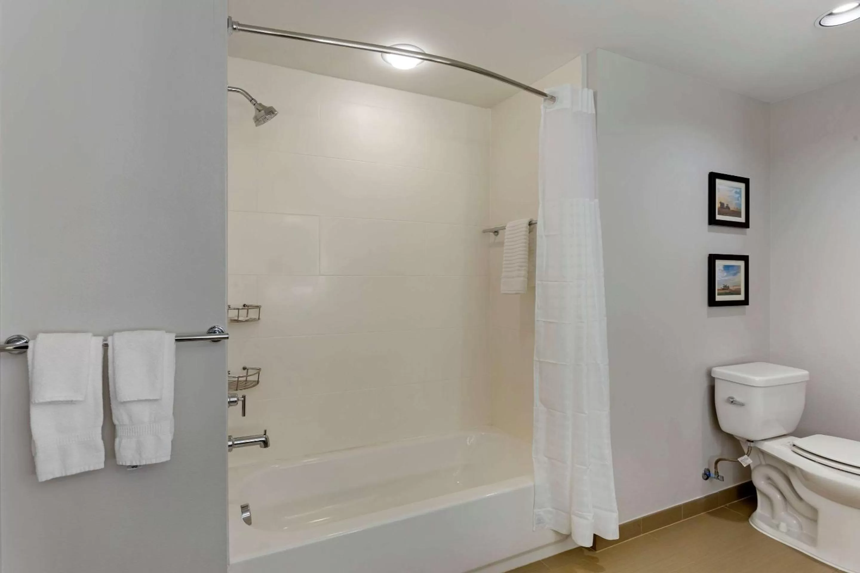 Photo of the whole room in Comfort Inn Jonesboro