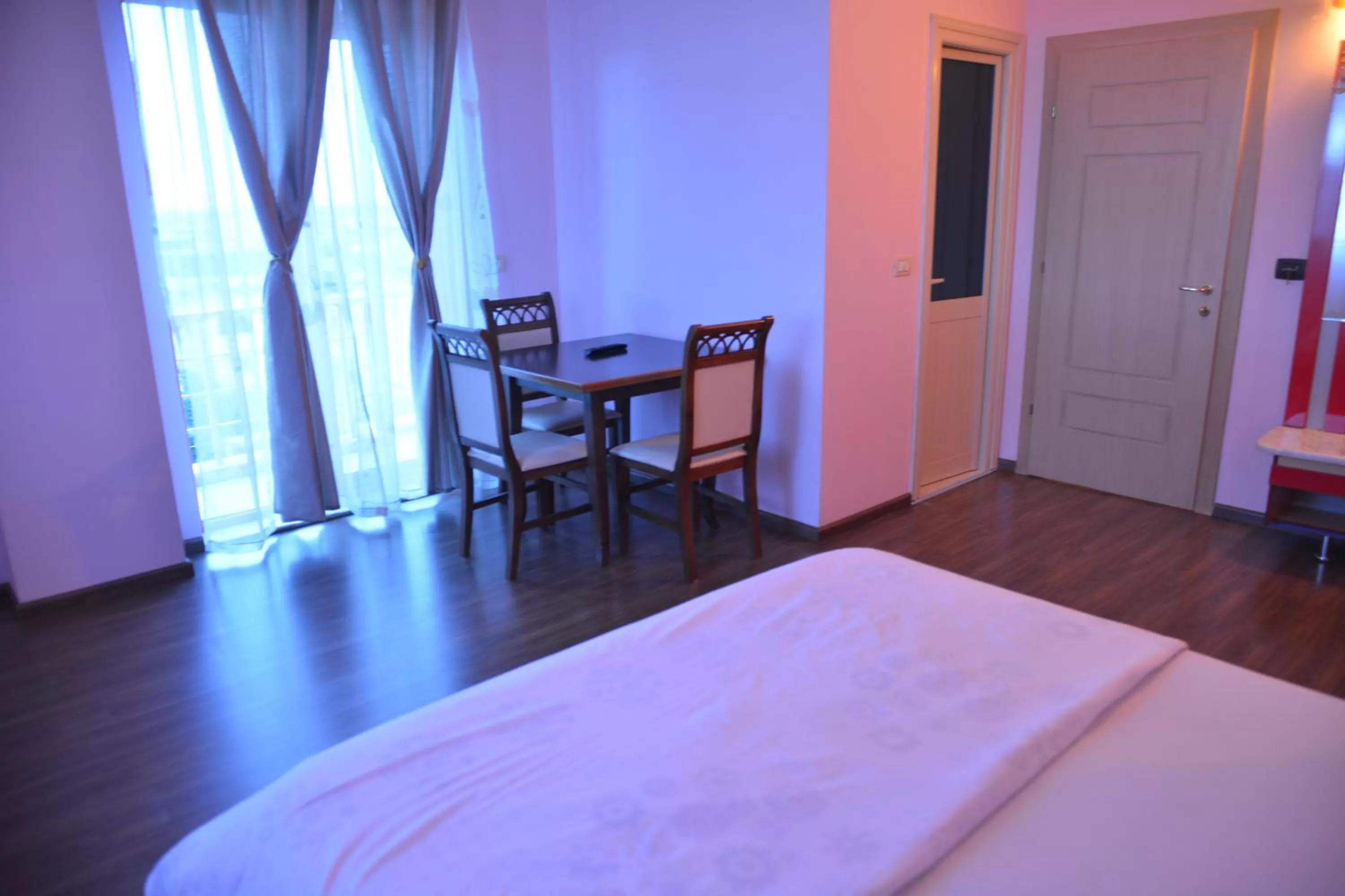 Photo of the whole room, Room Photo in Royal gaz Hotel