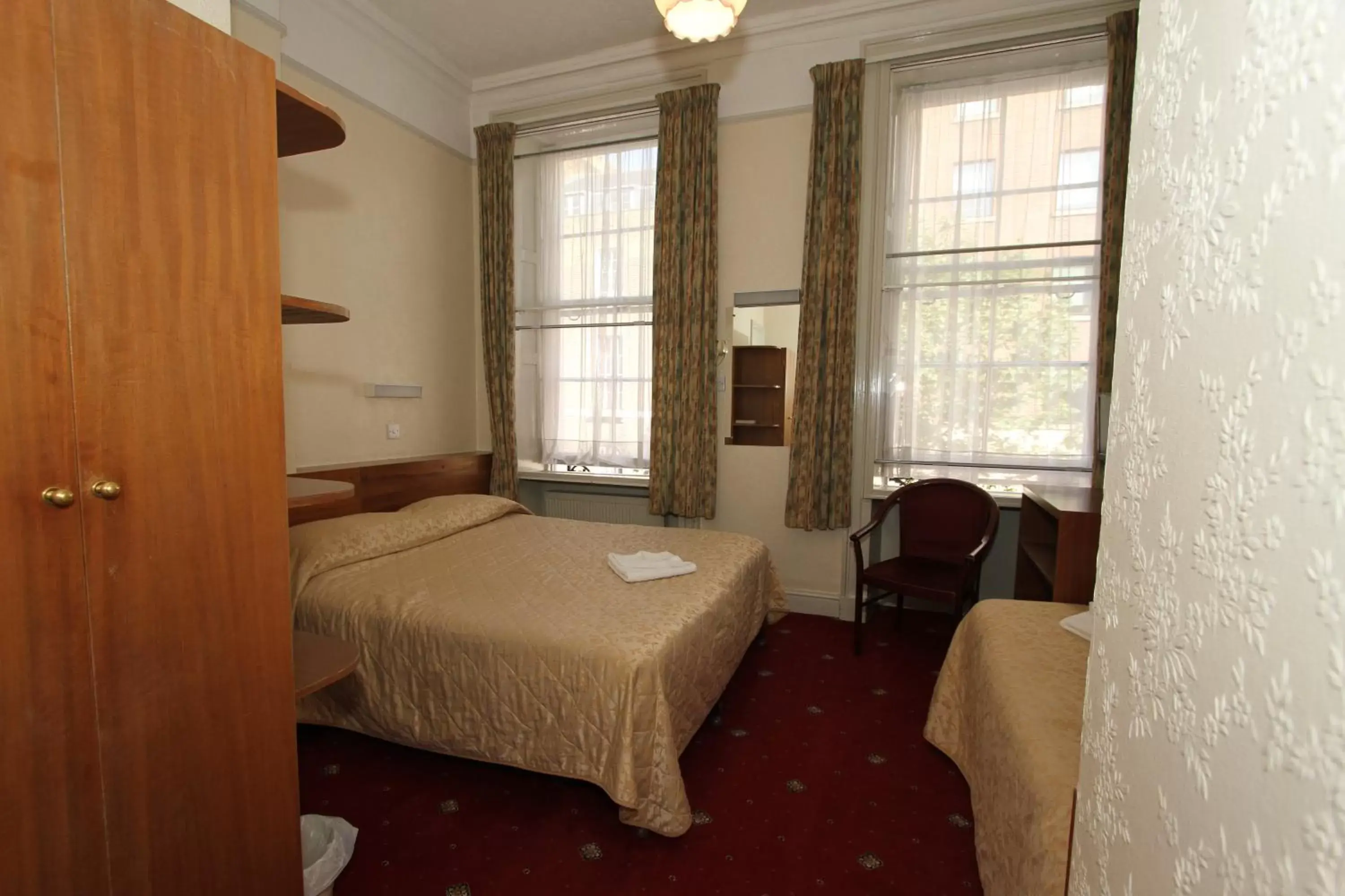 Triple Room in Ridgemount Hotel Triple Room in Ridgemount Hotel