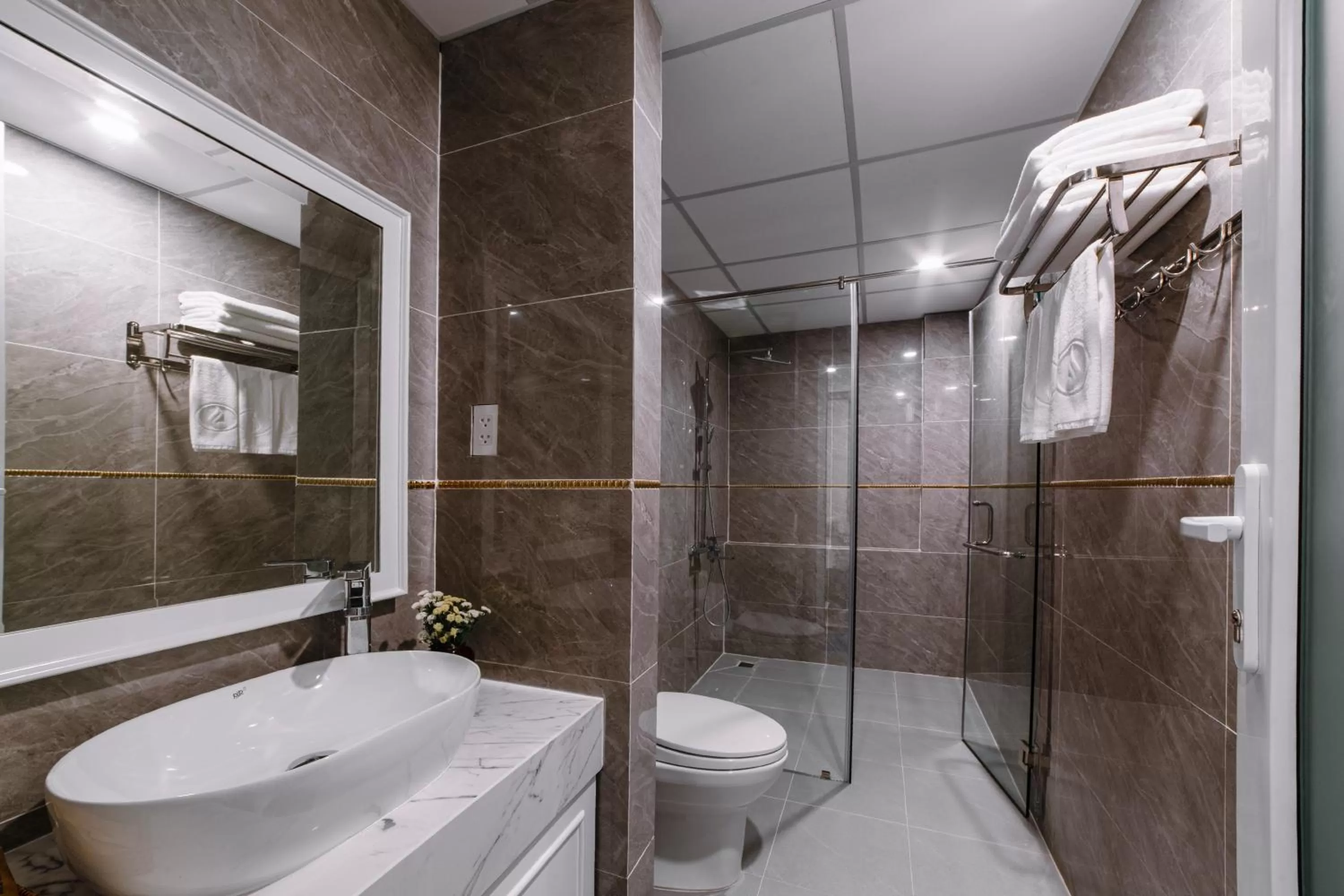 Bathroom in Saigon Hanoi Central Hotel