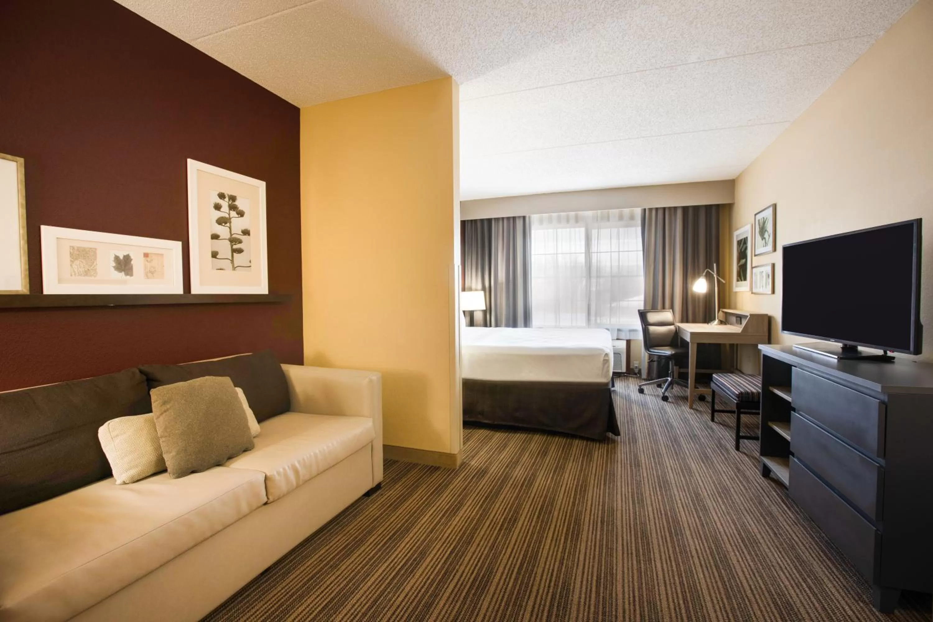 King Suite with Sofa Bed - Non Smoking in Comfort Inn & Suites St Paul Northeast