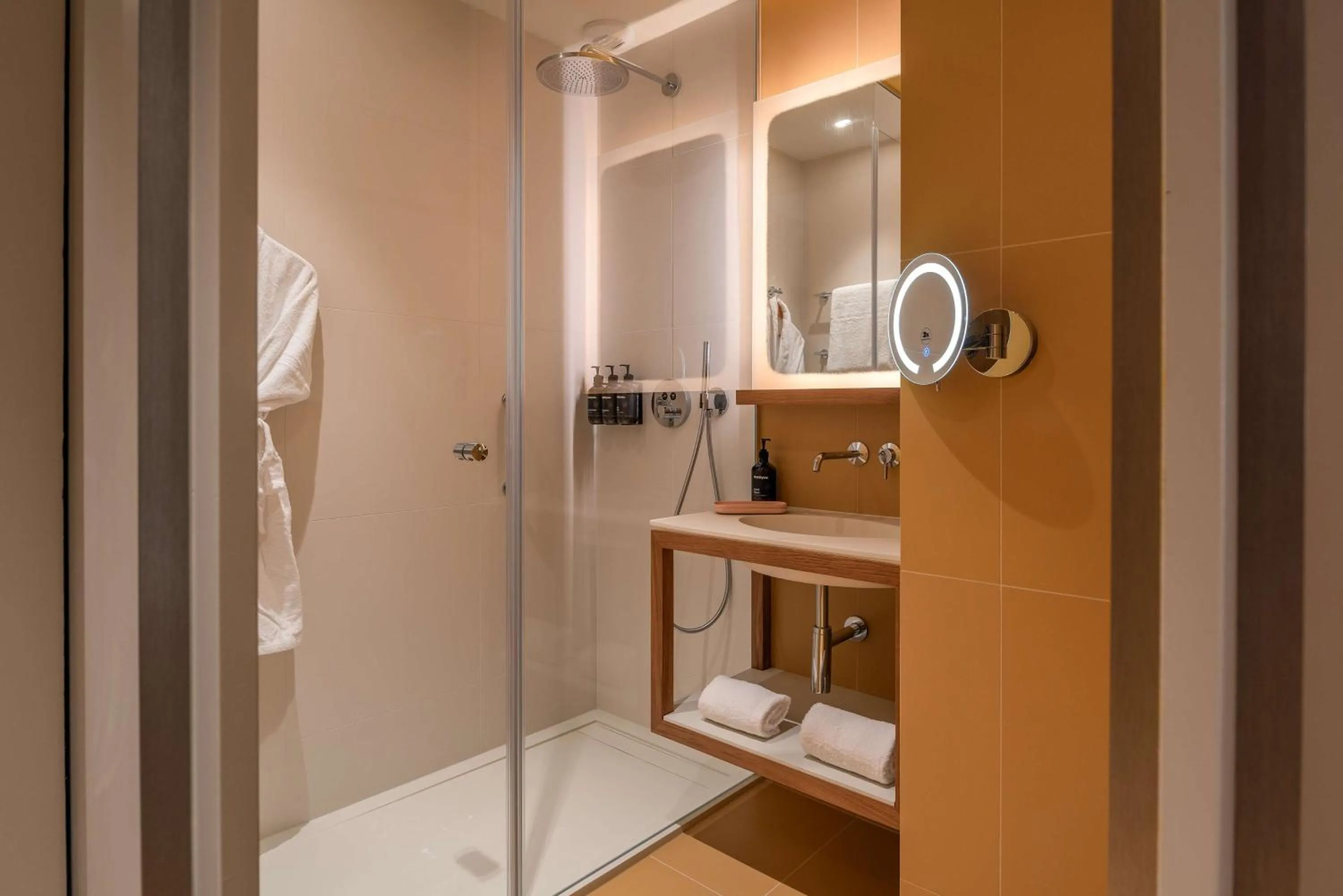 Shower in Canopy by Hilton Cannes