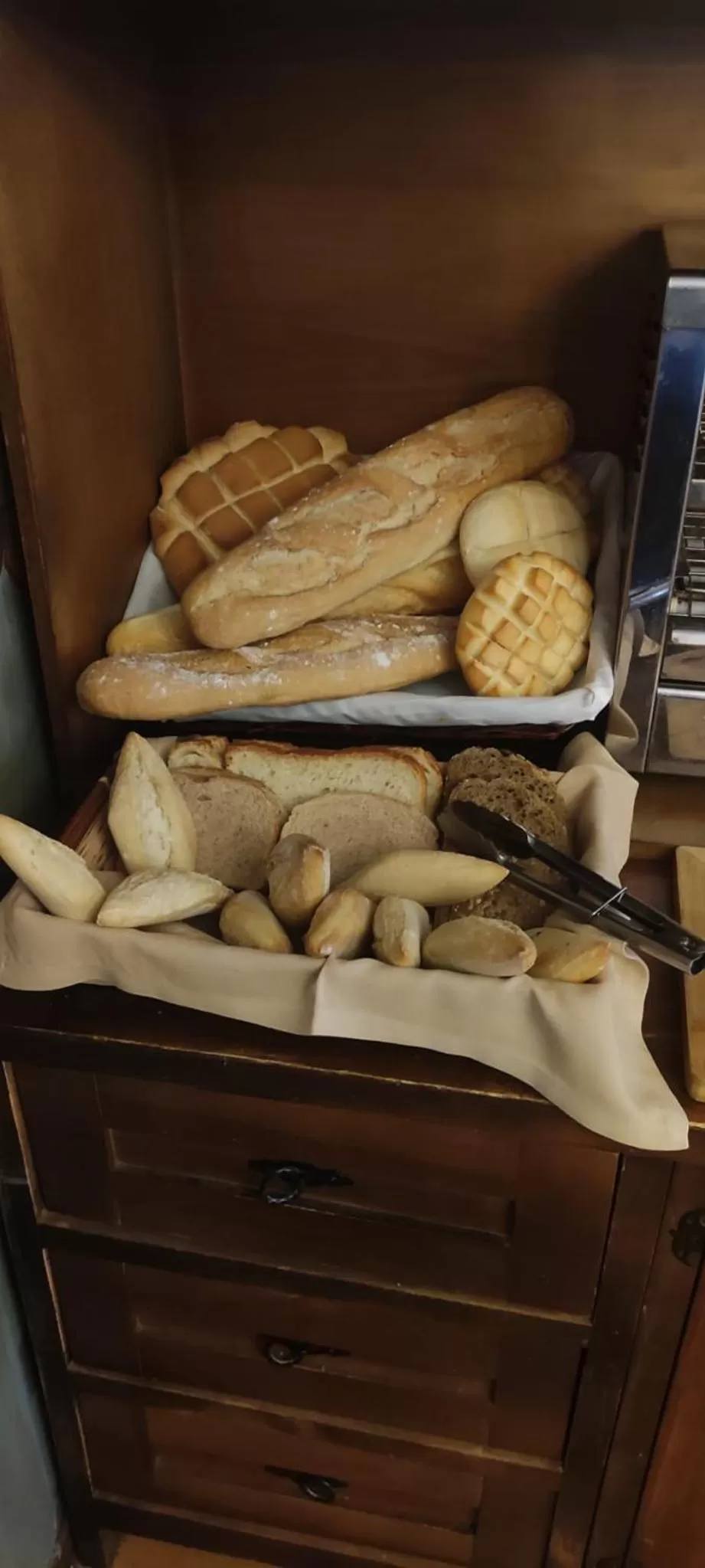 Food in Jardin de la Abadia, Arroyo de la Encomienda