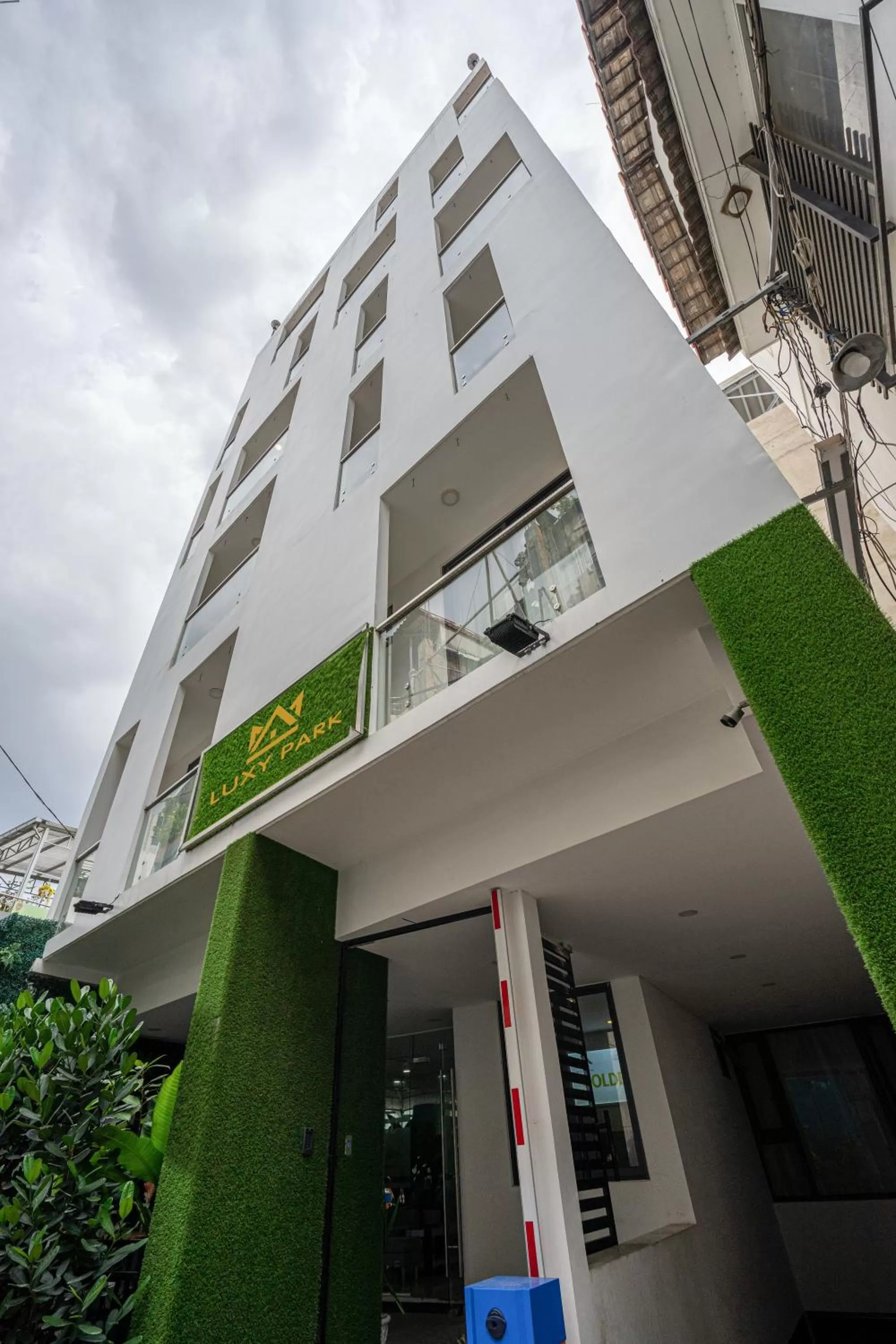 Property Building in Luxy Park Hotel & Apartments - Notre Dame