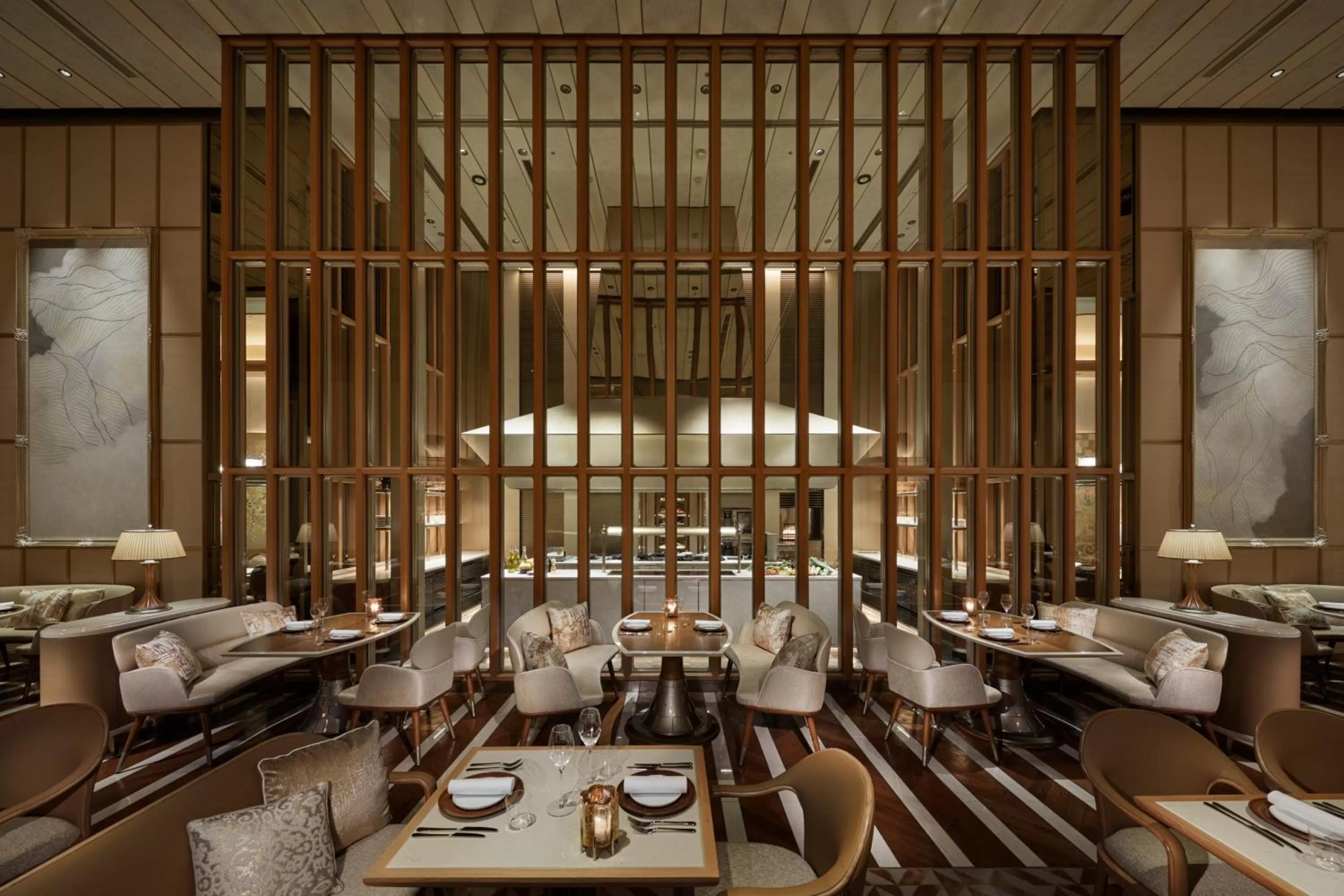Restaurant/places to eat in Four Seasons Hotel Tokyo at Otemachi