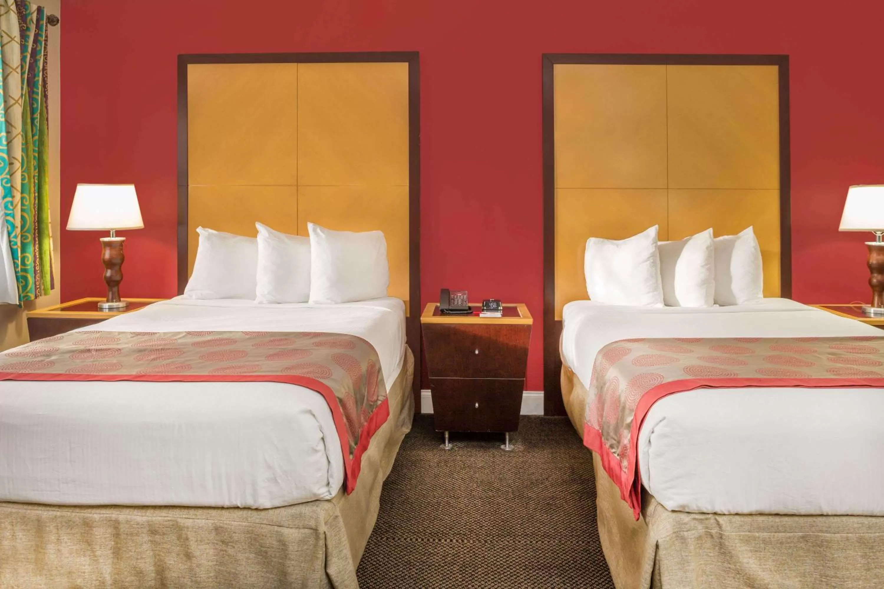 Photo of the whole room, Bed in Ramada by Wyndham Miami Springs/Miami International Airport