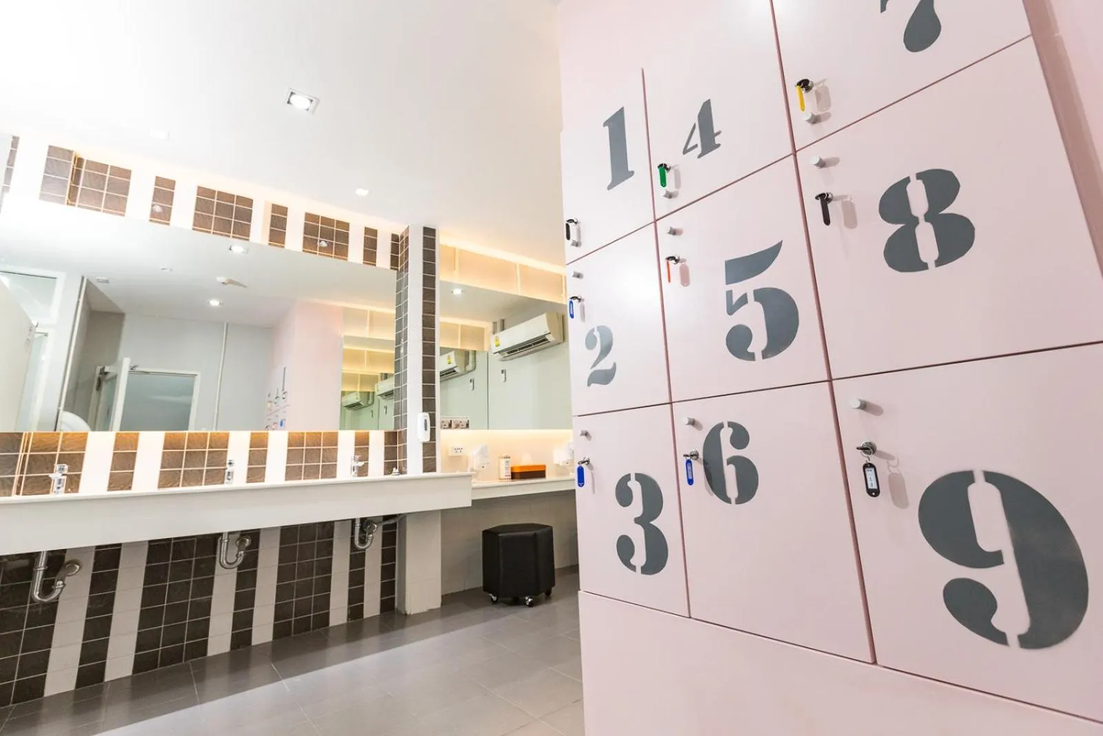 Bathroom in Siam Stadium Hostel