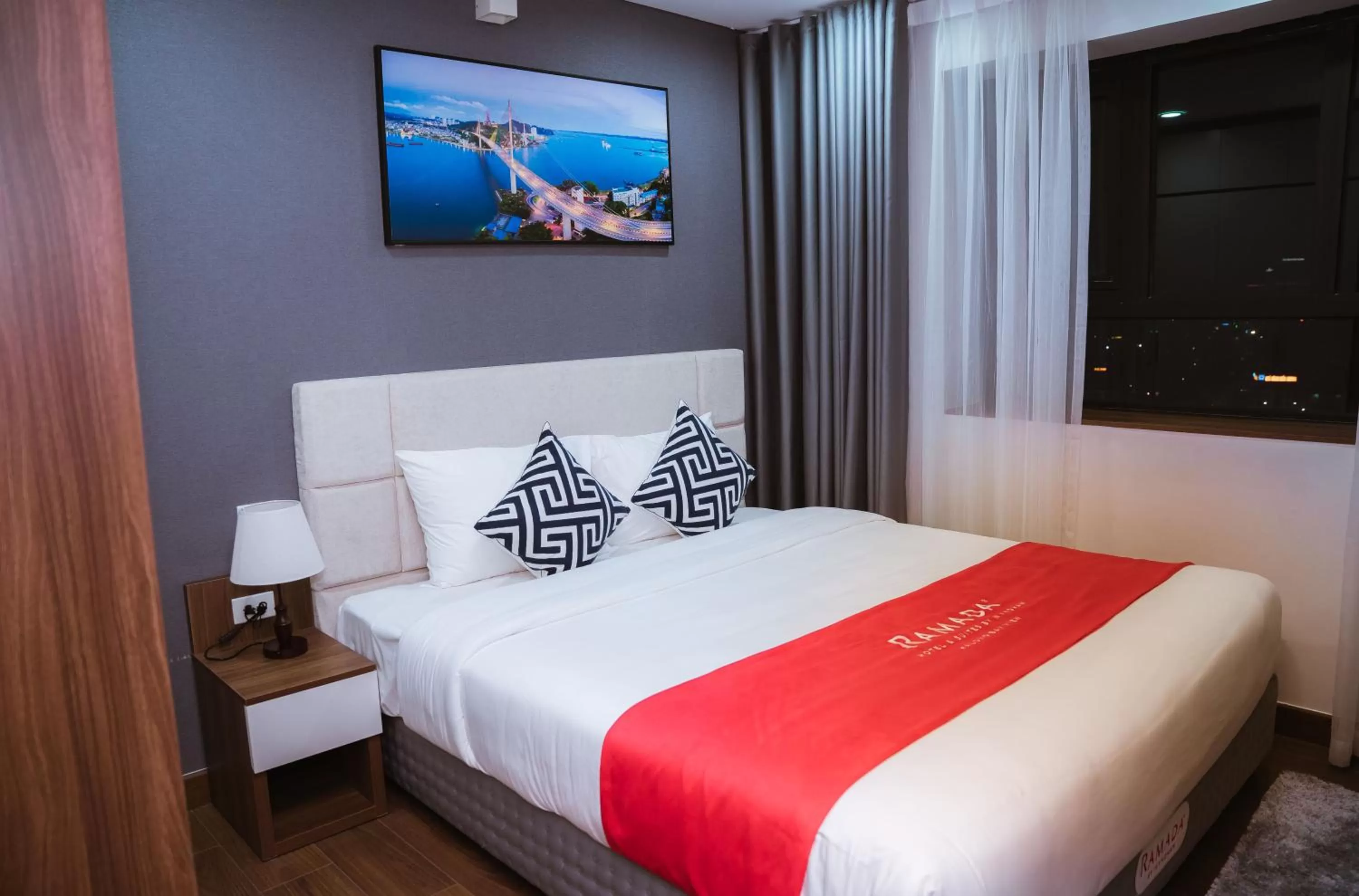 Bed in Ramada Hotel & Suites by Wyndham Halong Bay View