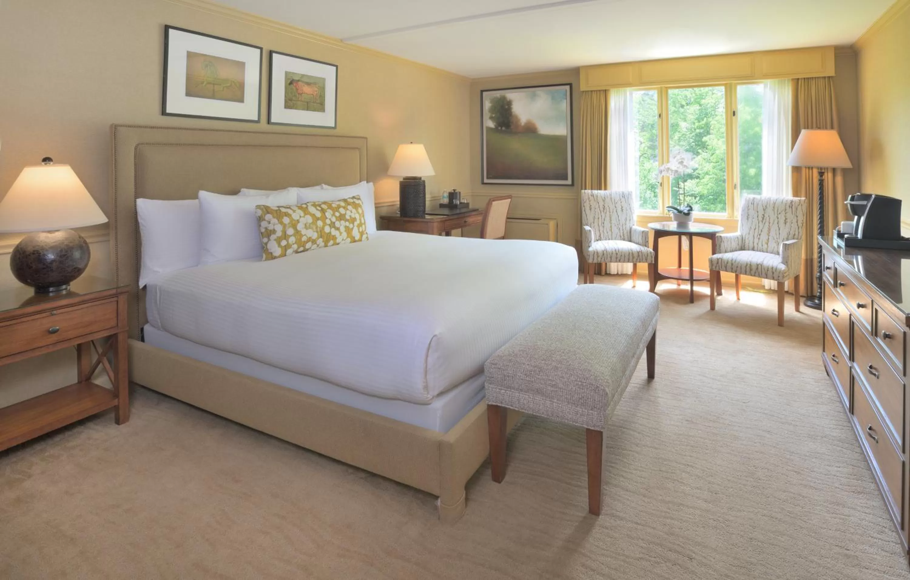 Bedroom in Lambertville Station Inn