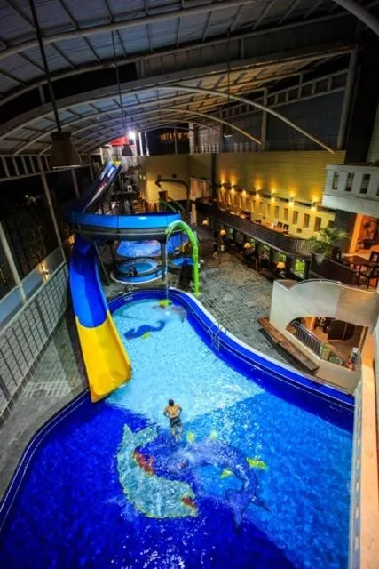 Swimming pool in Crown Victoria Hotel Tulungagung