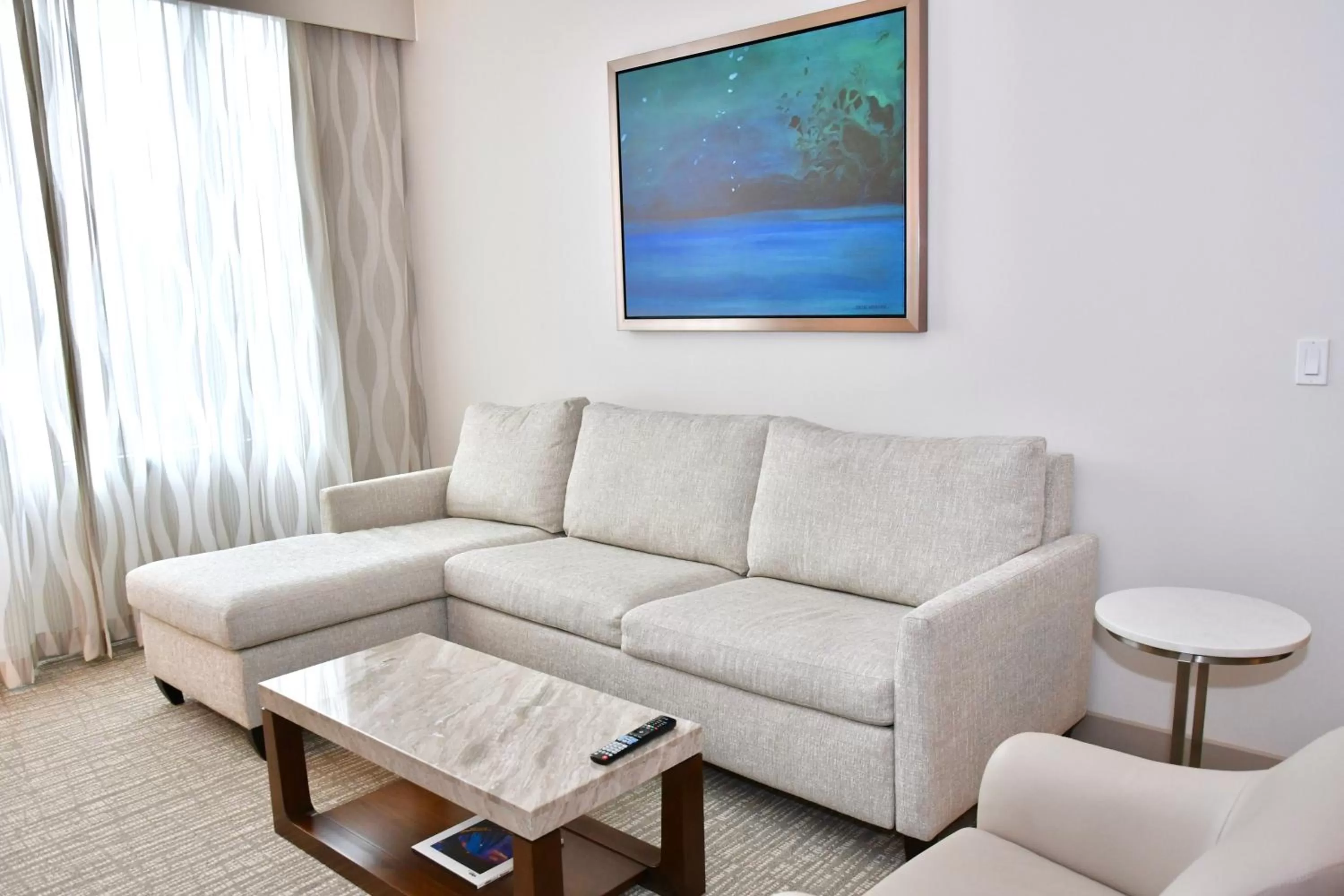 Photo of the whole room in InterContinental Houston by IHG