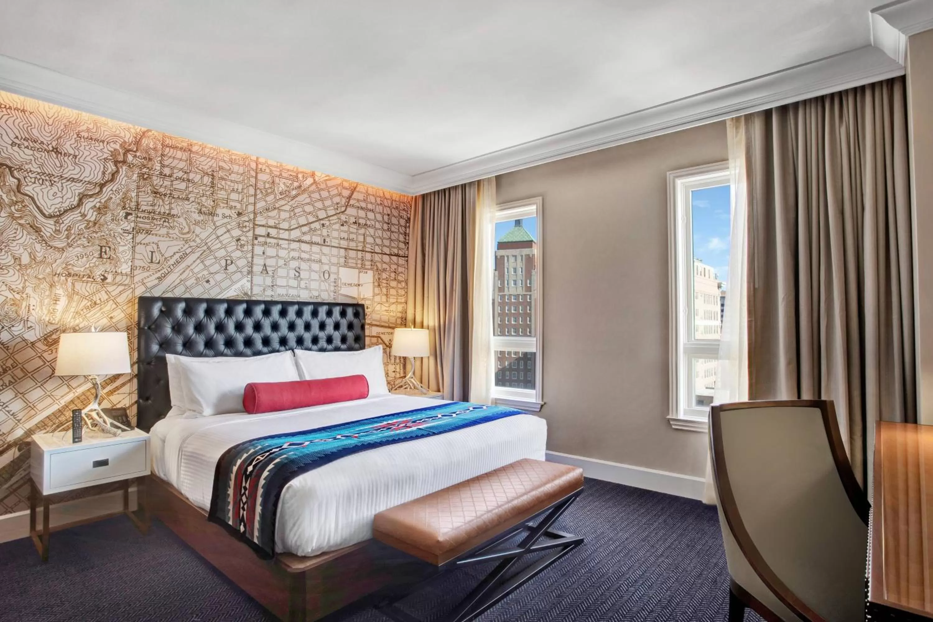 Photo of the whole room, Bed in Hotel Paso Del Norte, Autograph Collection