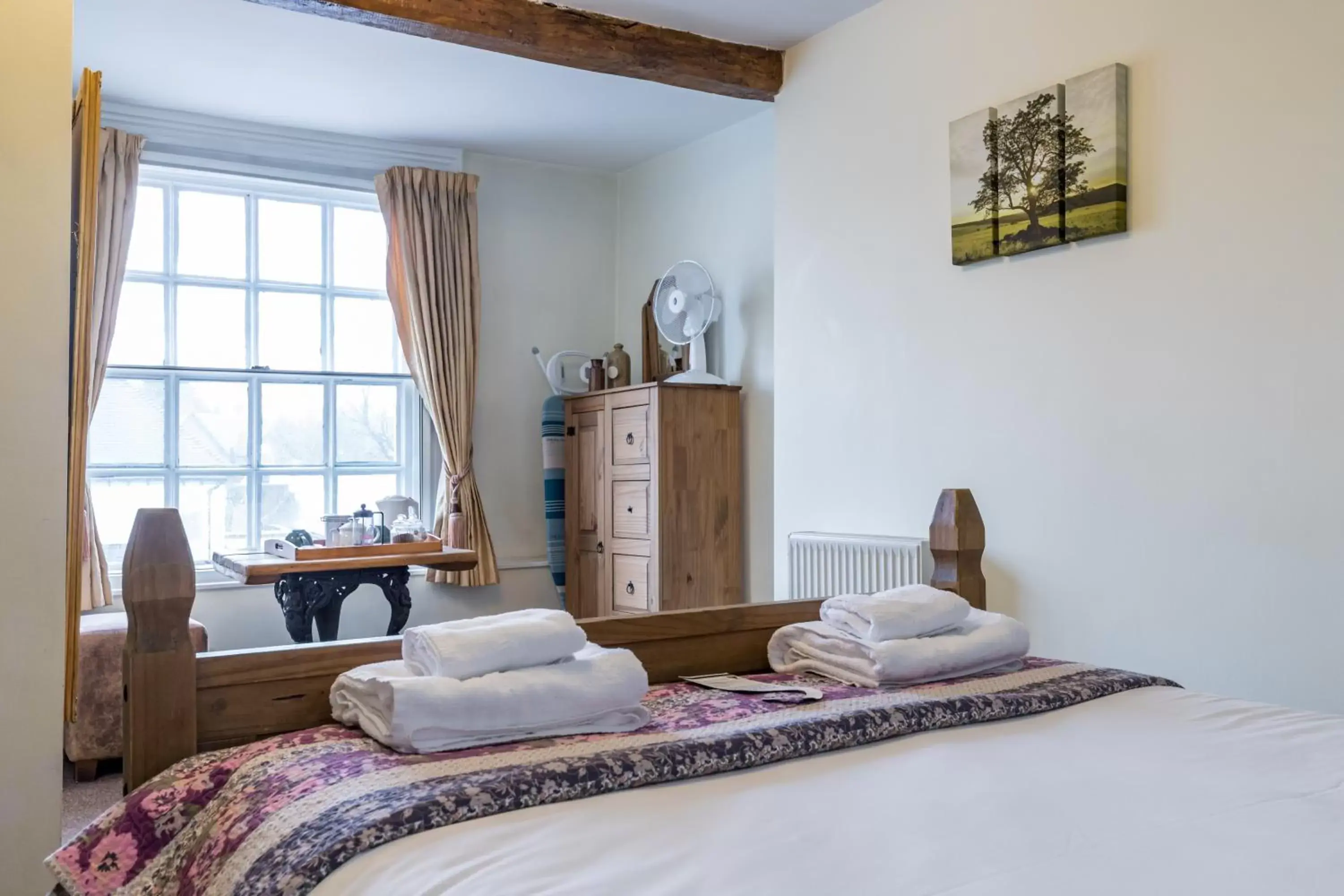 Standard Double Room in The Littleton Arms Standard Double Room in The Littleton Arms