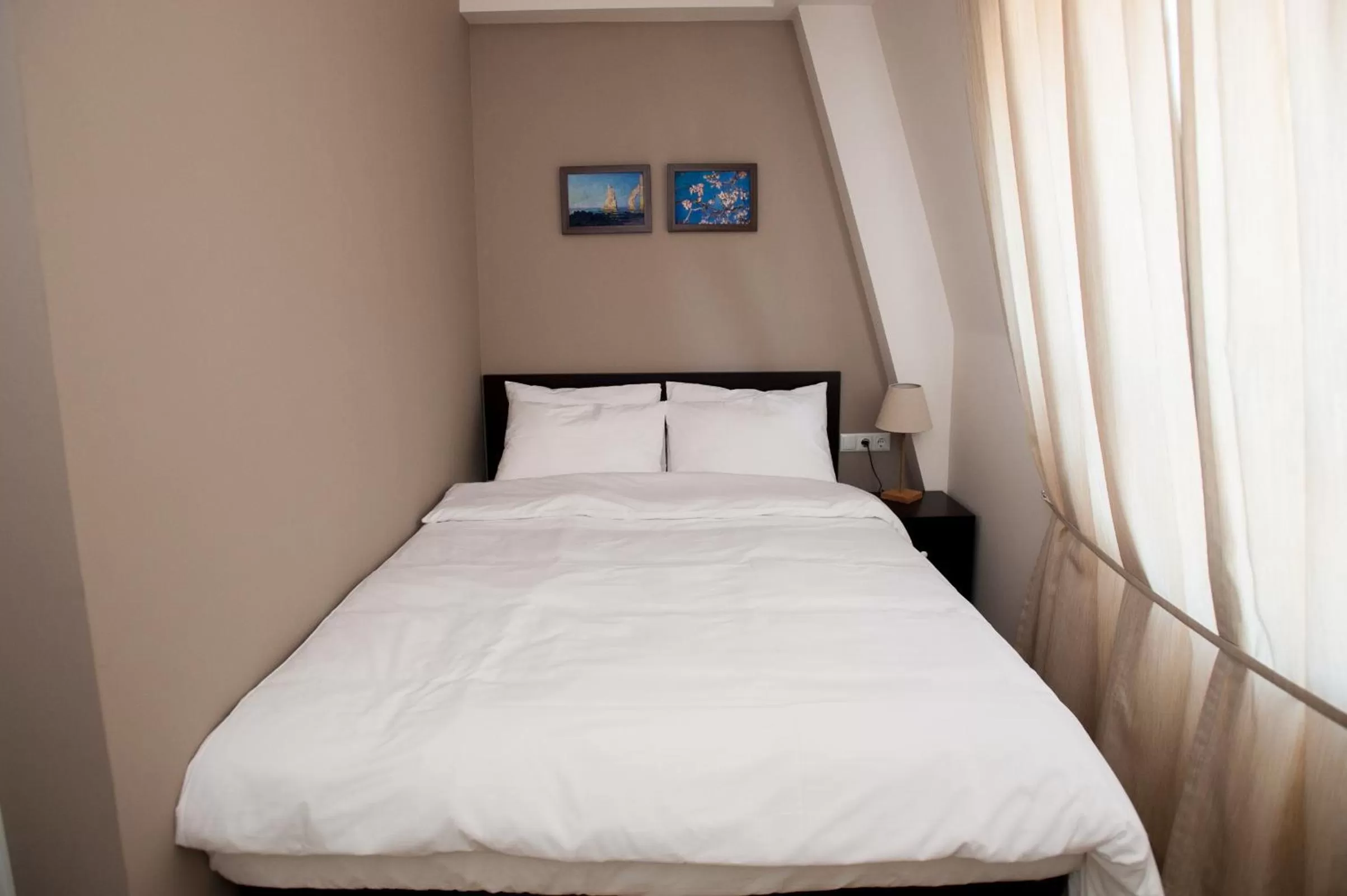 Standard Double Room - single occupancy in Piazza Four Colours