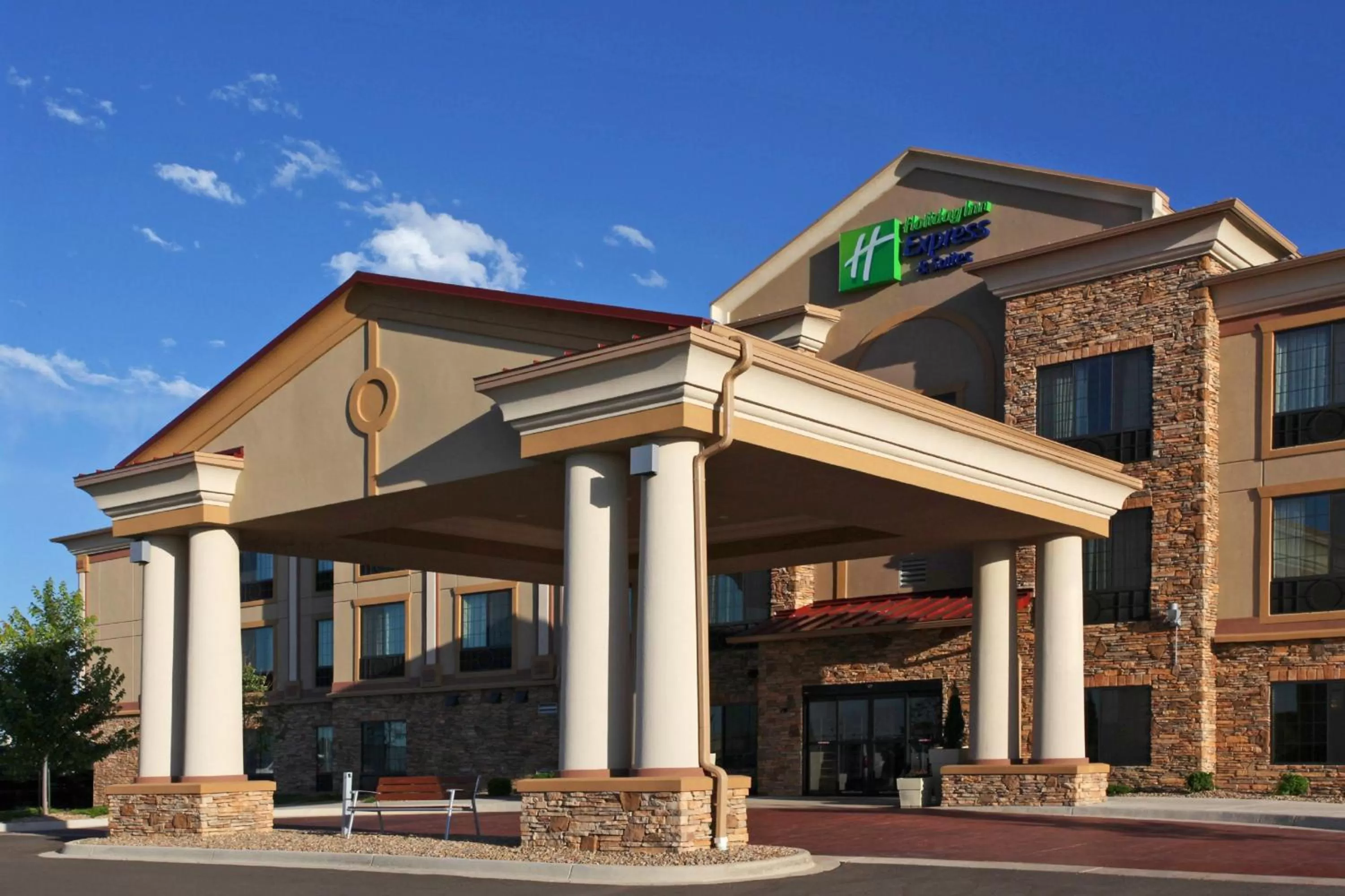 Property building in Holiday Inn Express Hotel & Suites Longmont by IHG