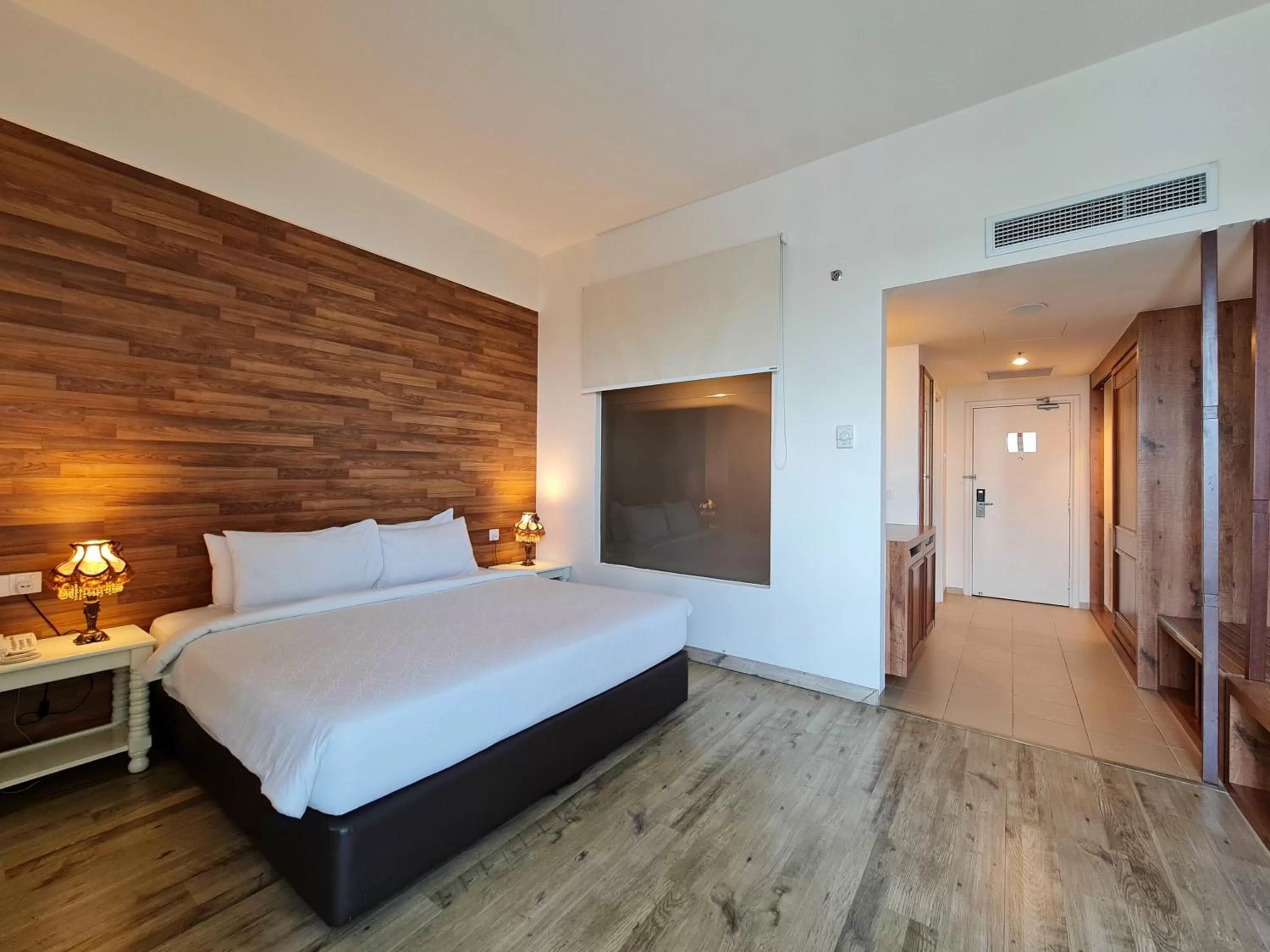 Bed in Swan Garden Hotel