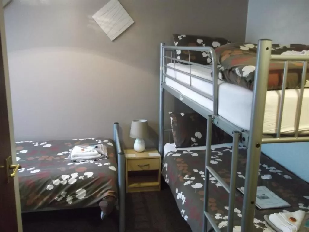 Bedroom, Bed in Atlantis Hotel