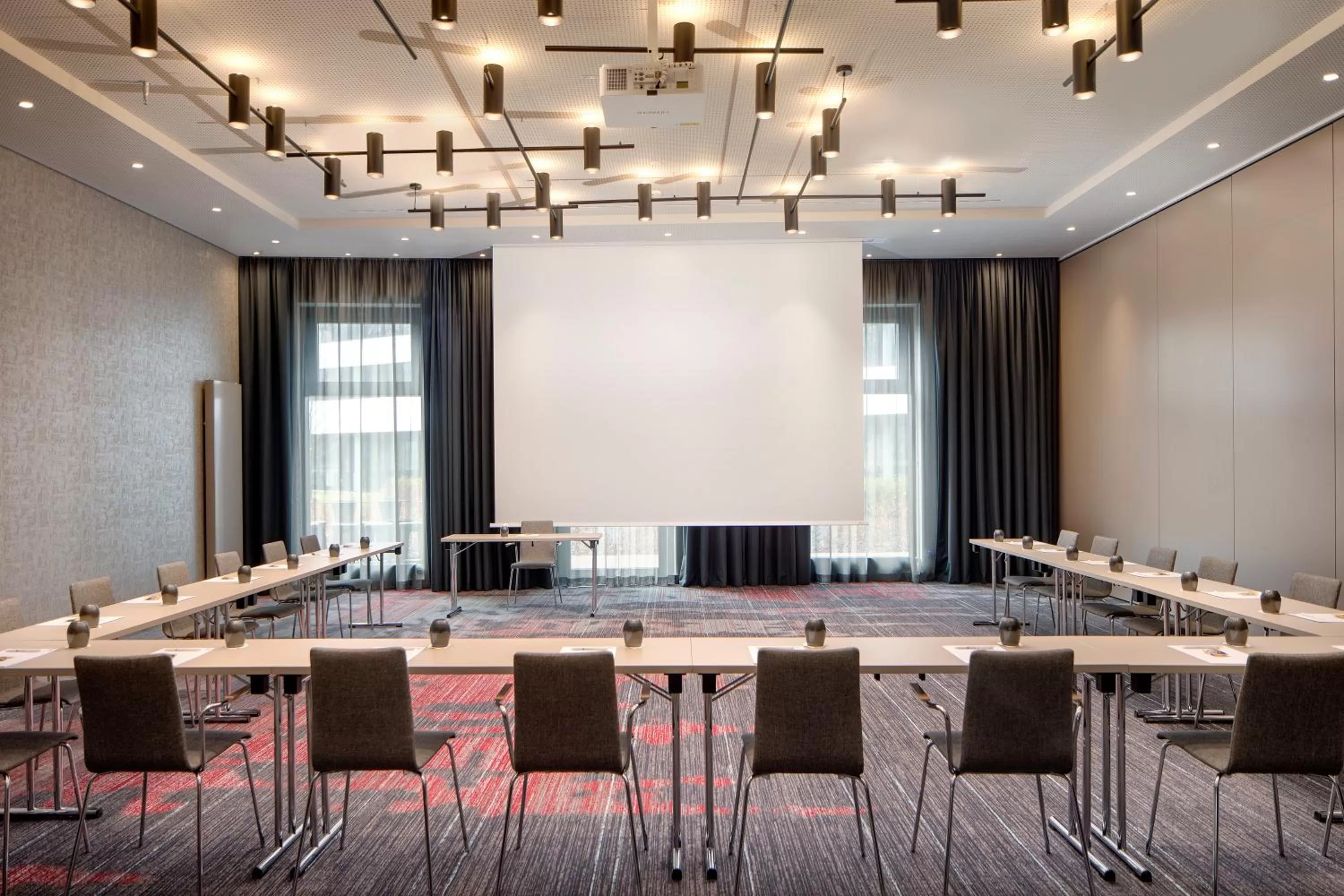 Meeting/conference room in Holiday Inn Hamburg - City Nord by IHG