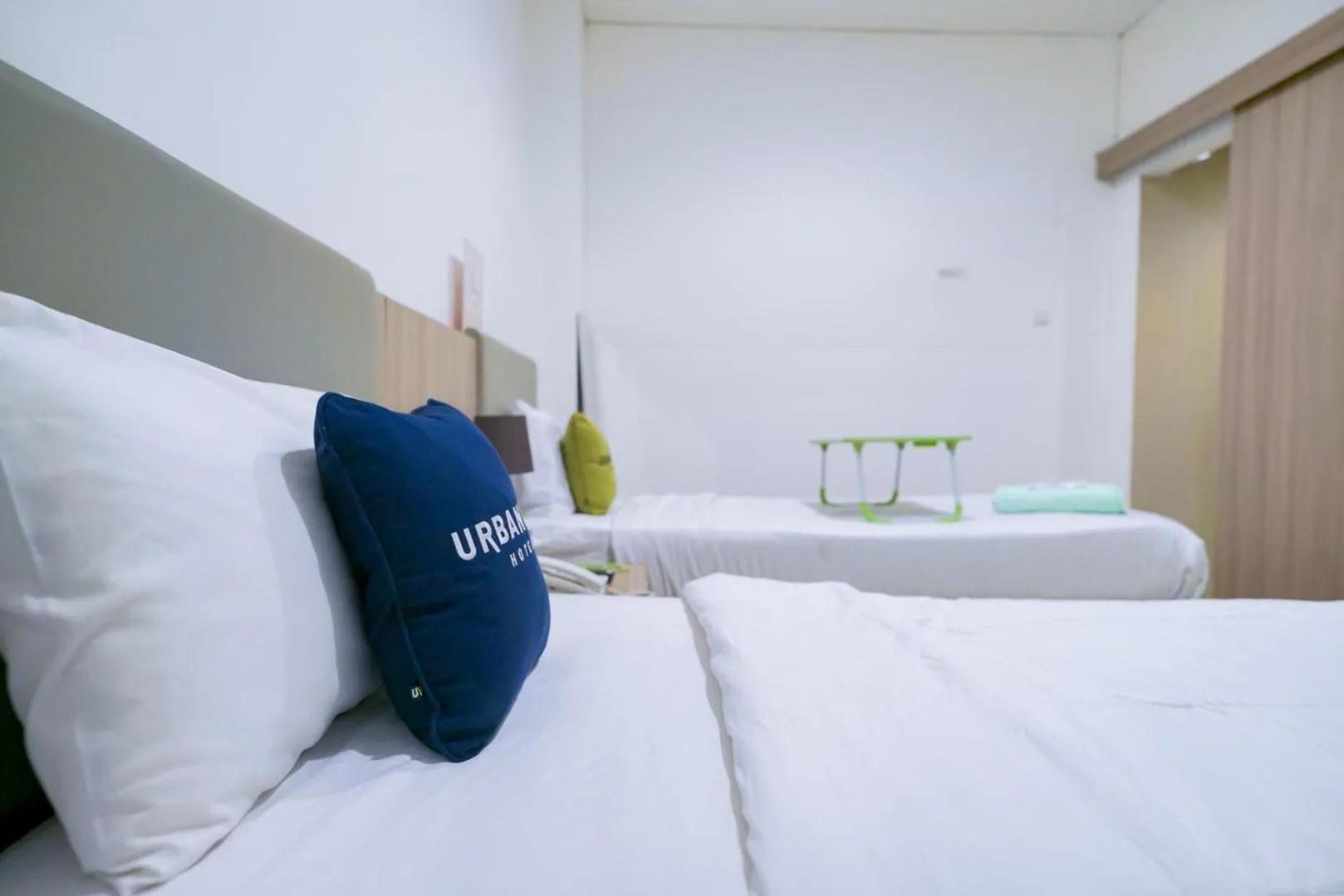 Bedroom, Bed in Urbanview Hotel Bes Mangga Besar by RedDoorz