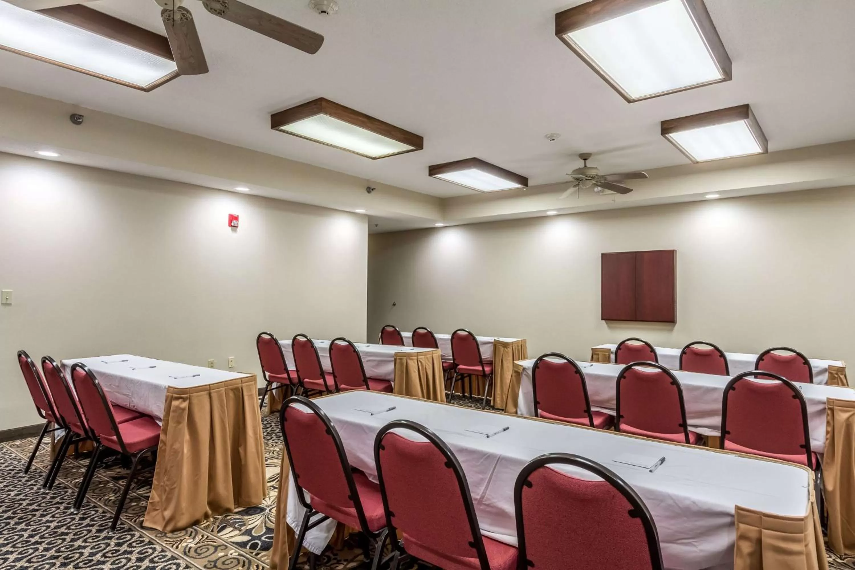 Meeting/conference room in Hampton Inn Jackson Pearl Intrntl Airport