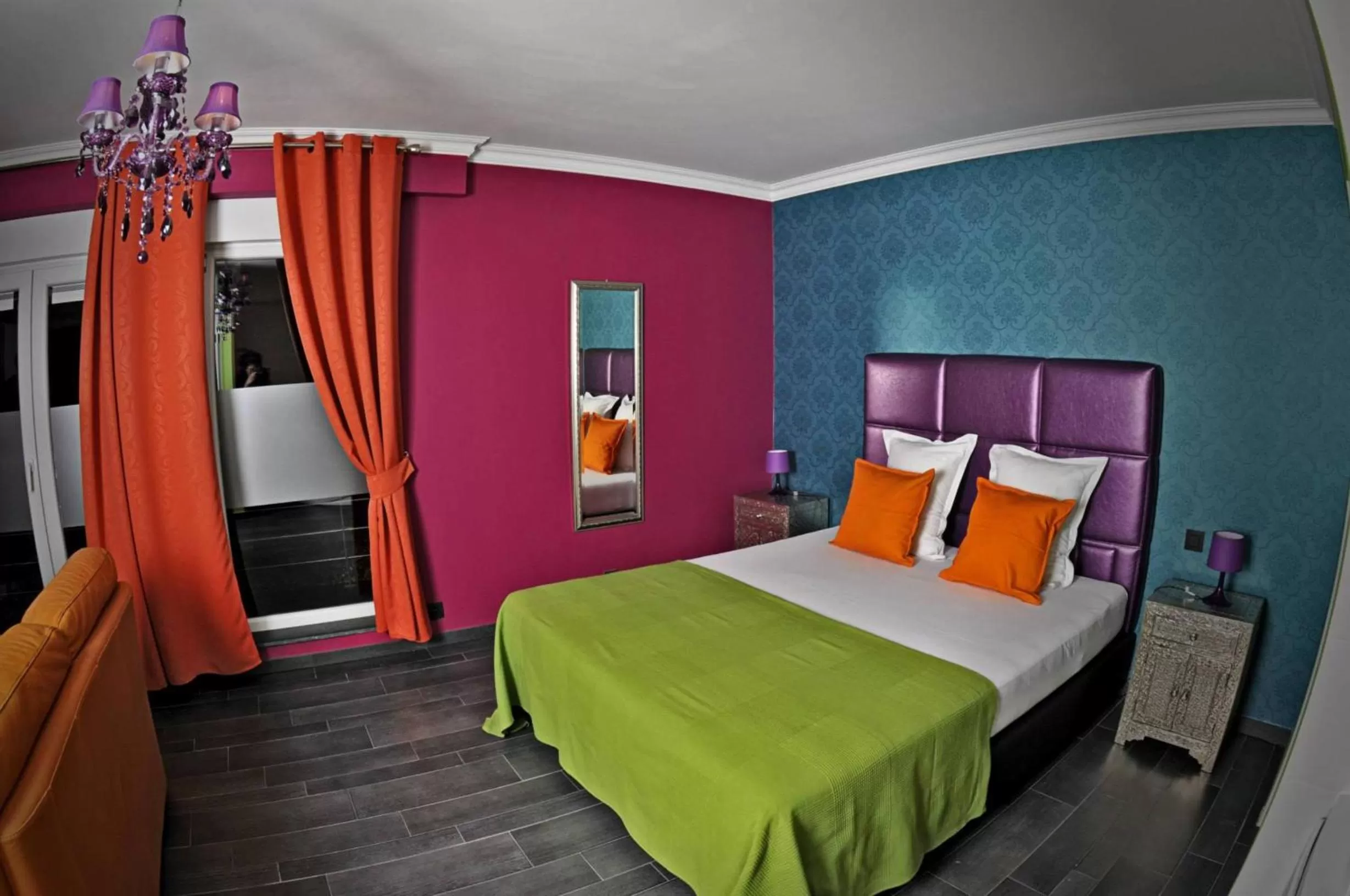 Bed in V E R O N E - Rooms & Suites - Liège - Rocourt