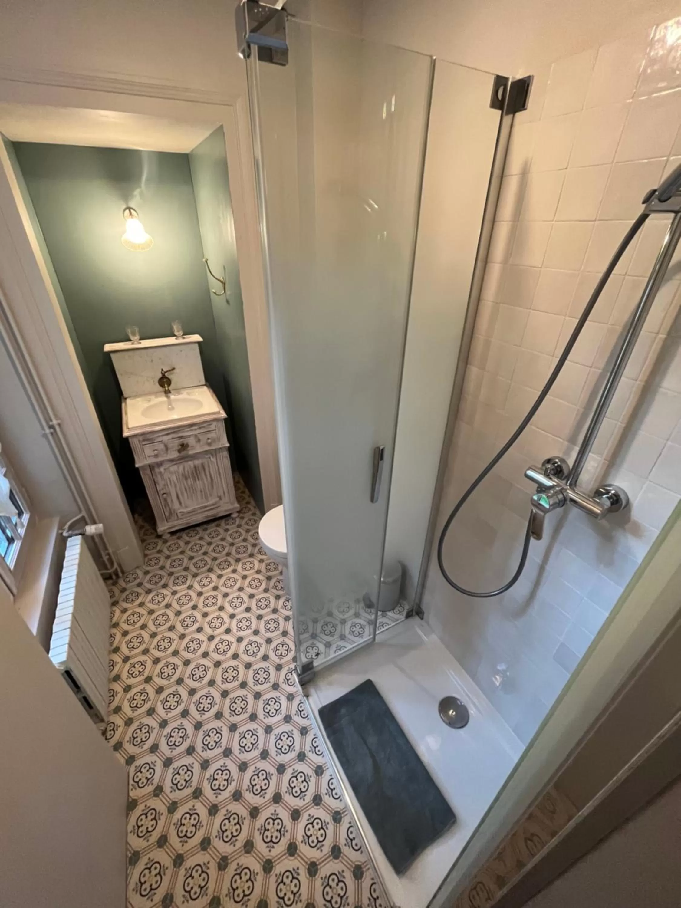 Bathroom in les grandes hayes