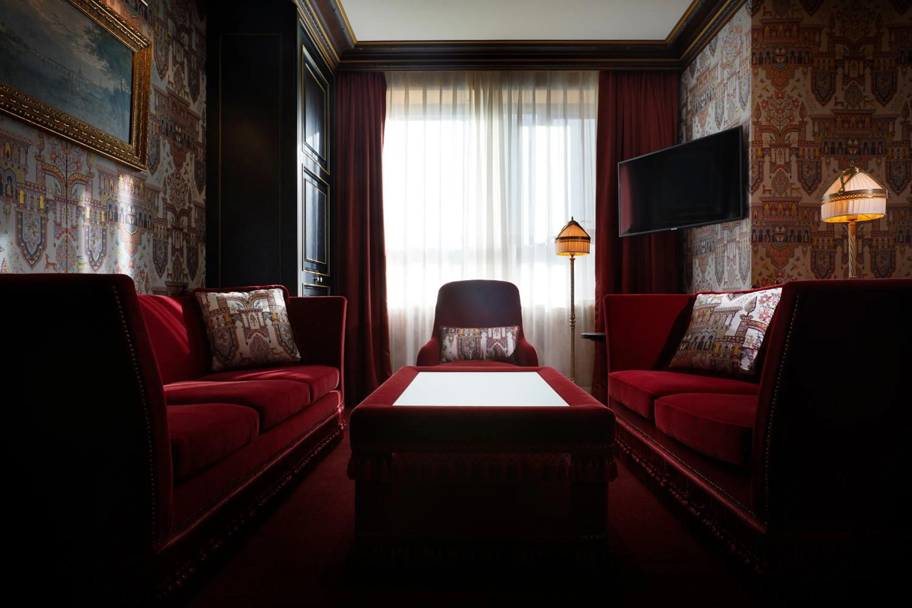 TV and multimedia in L'Escape Hotel