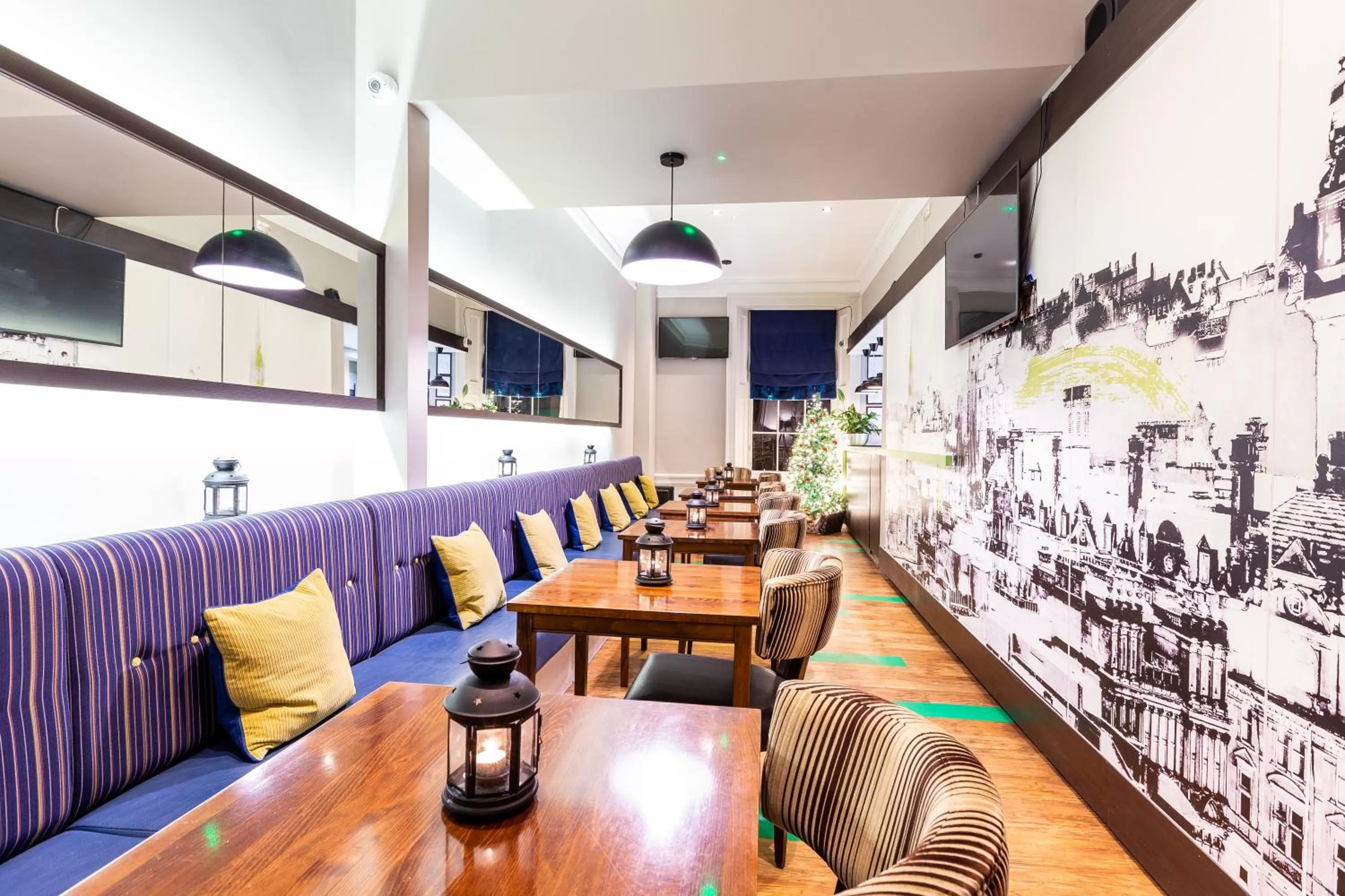 People in Cairn Hotel & Apartments