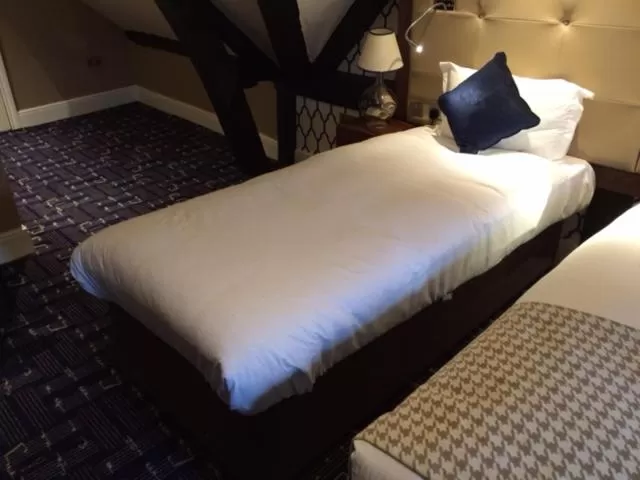 Shower in The Crown Wetherspoon