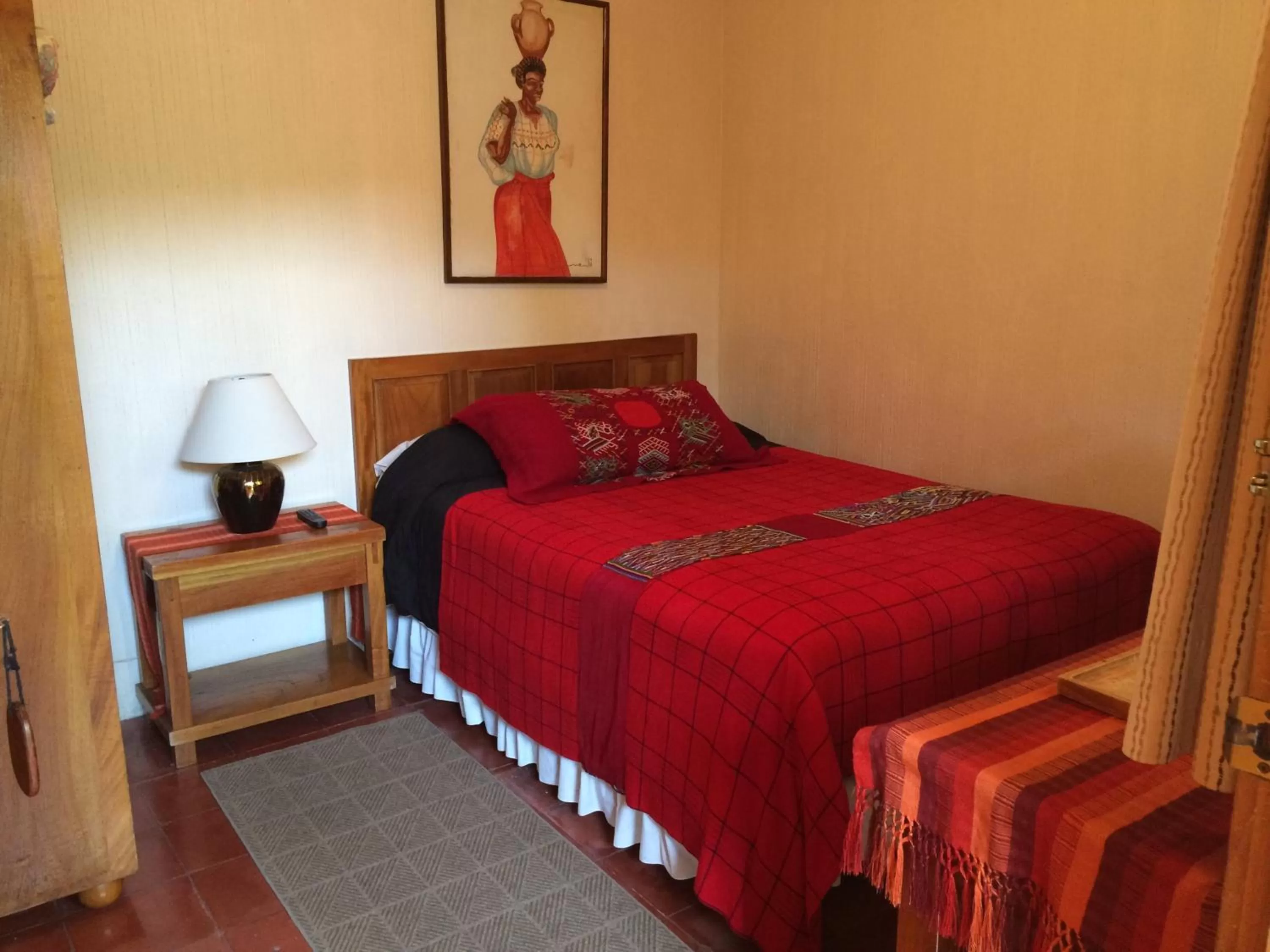 Photo of the whole room, Bed in Posada De Los Volcanes