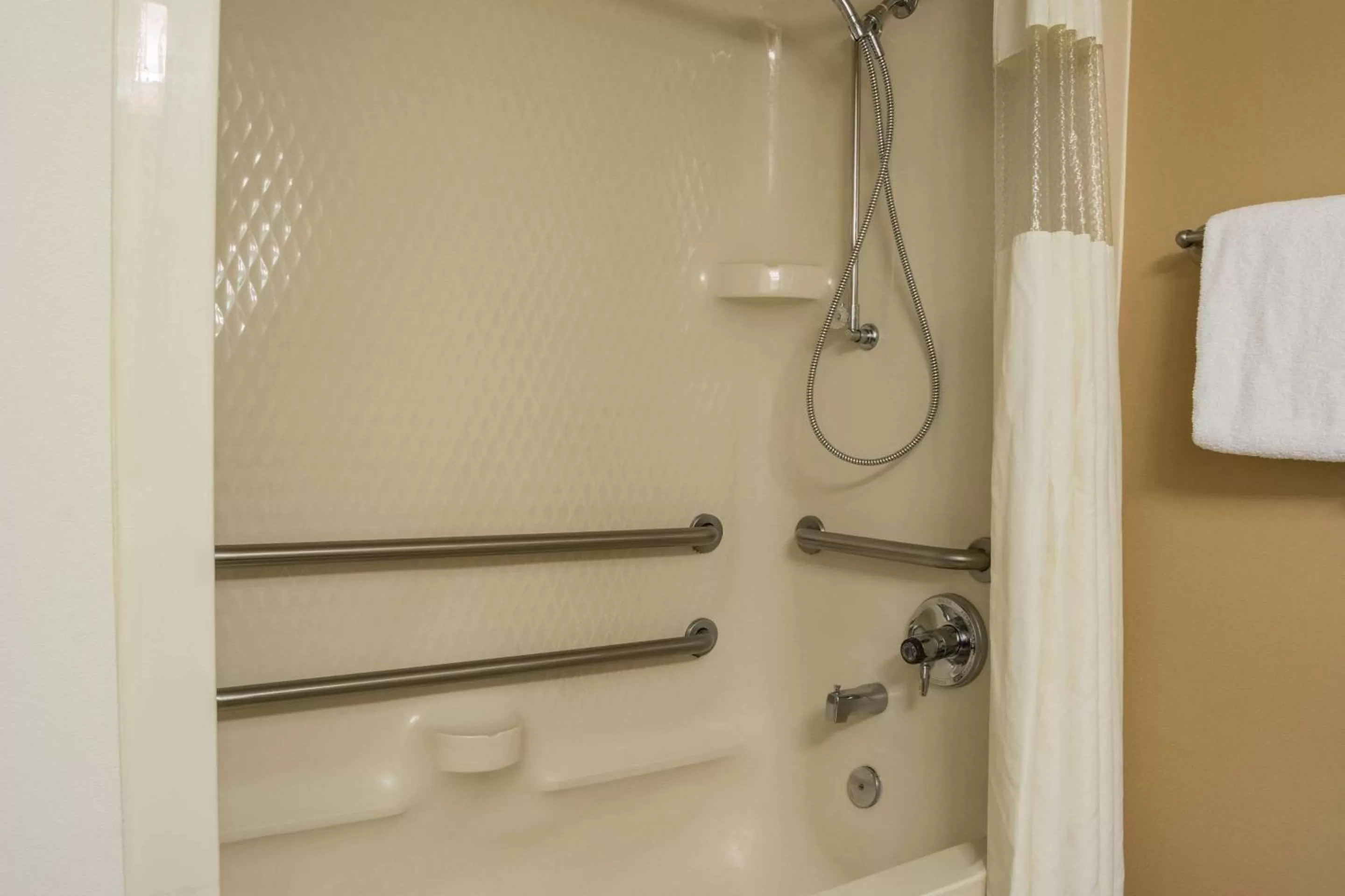 Photo of the whole room in Sleep Inn Bend Crossroads Plaza