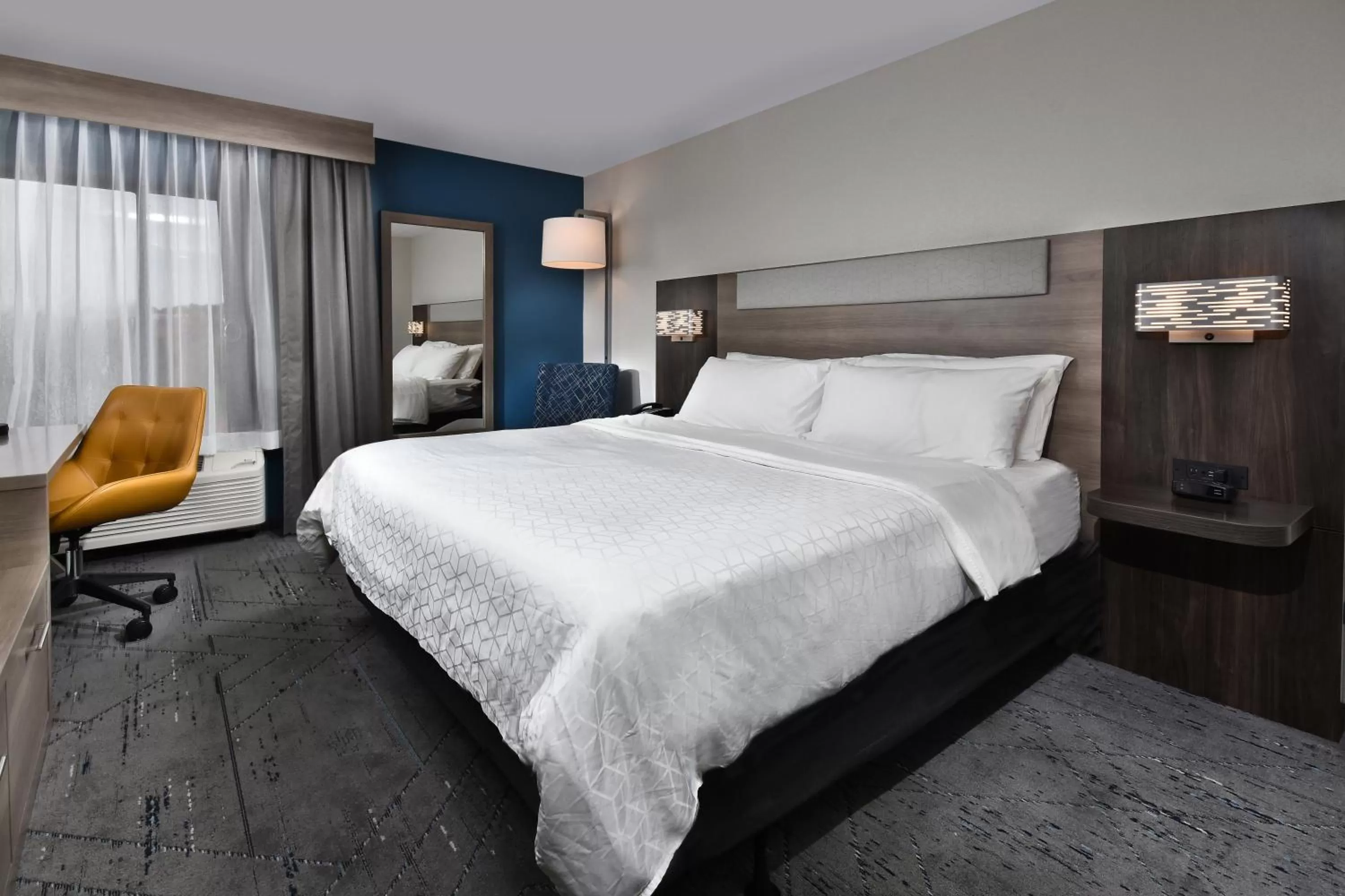 Photo of the whole room, Bed in Holiday Inn Express Richmond I-64 Short Pump Area by IHG