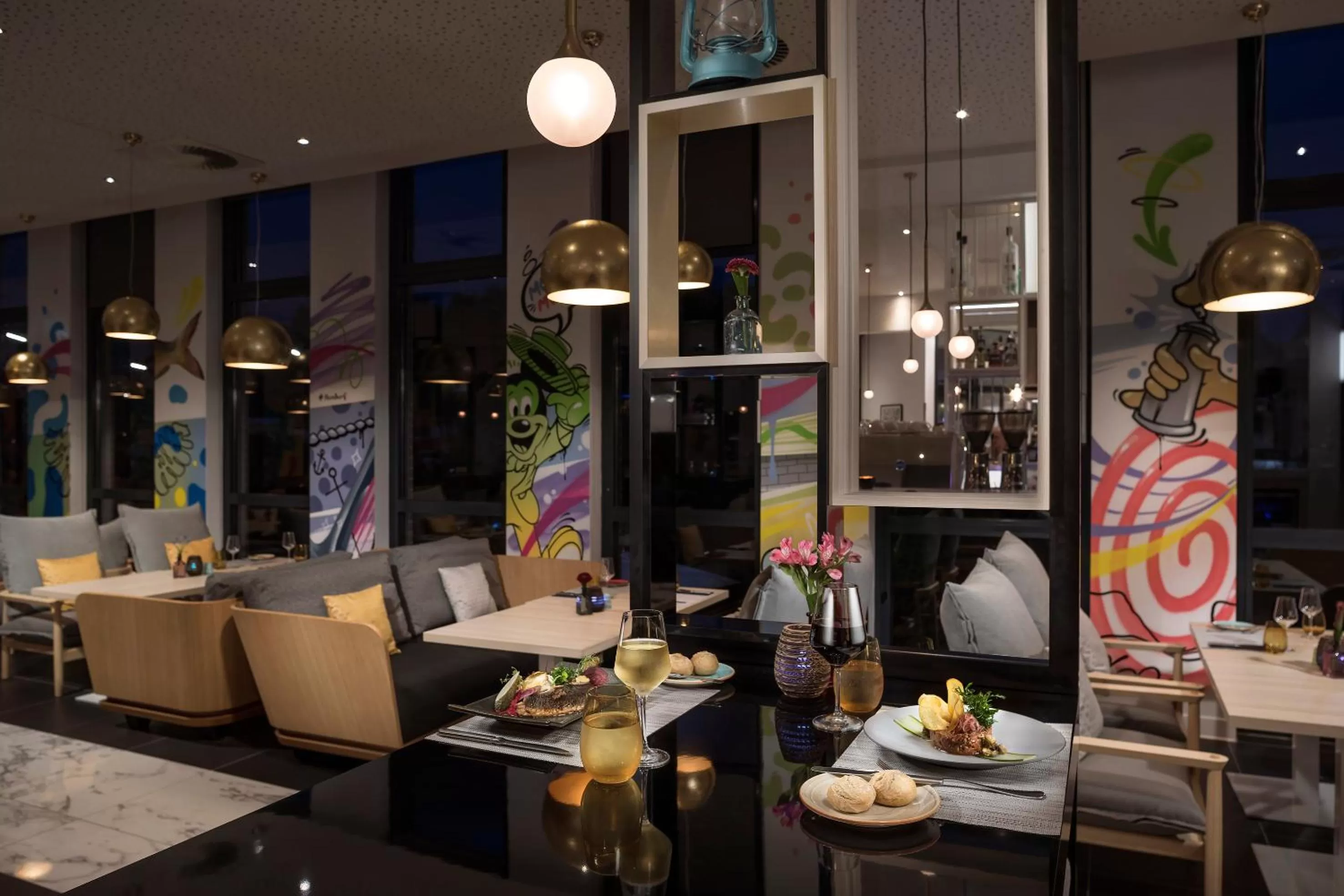 Restaurant/places to eat in INNSiDE by Meliá Hamburg Hafen