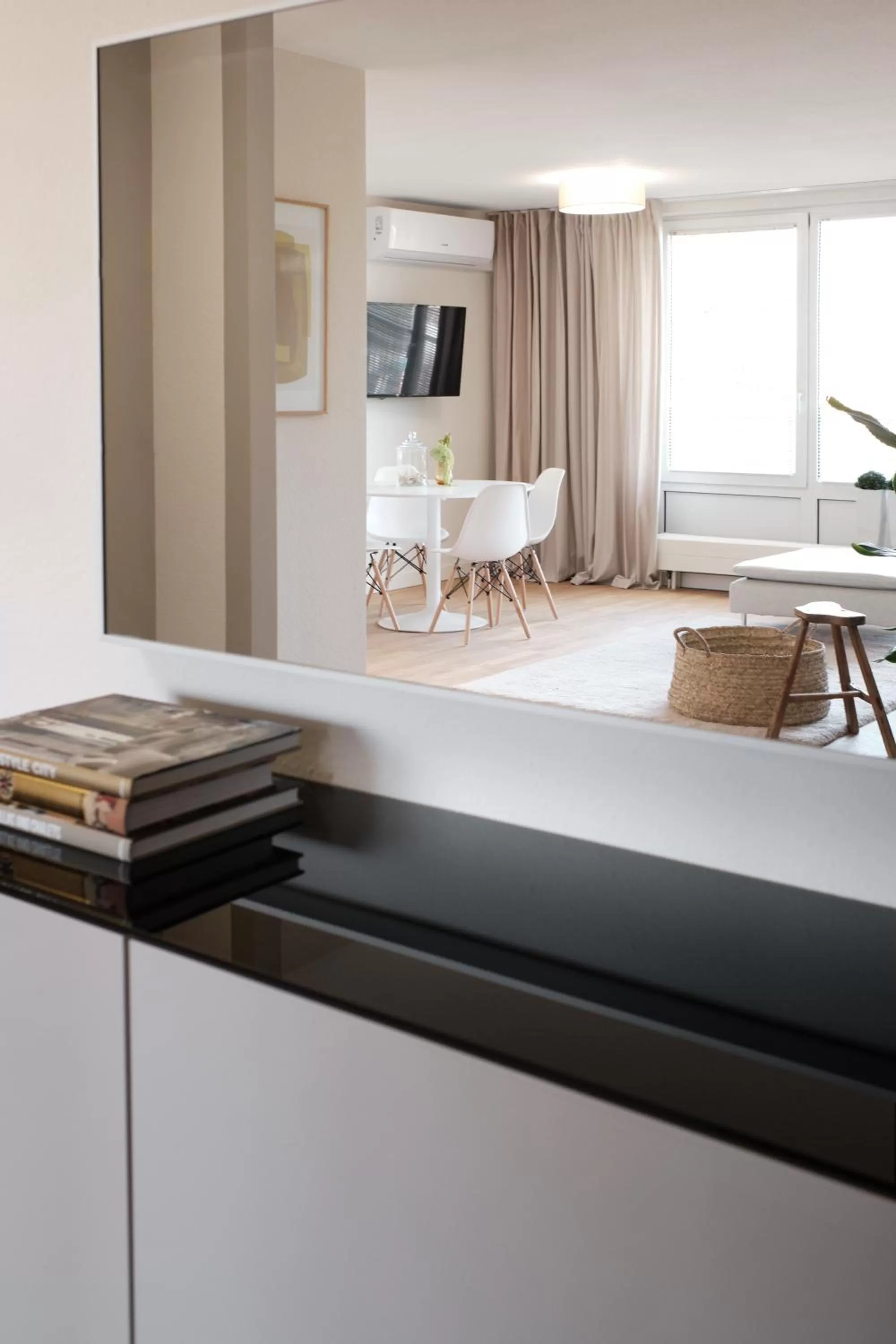 Decorative detail, Bed in SAXX Apartments Leipzig