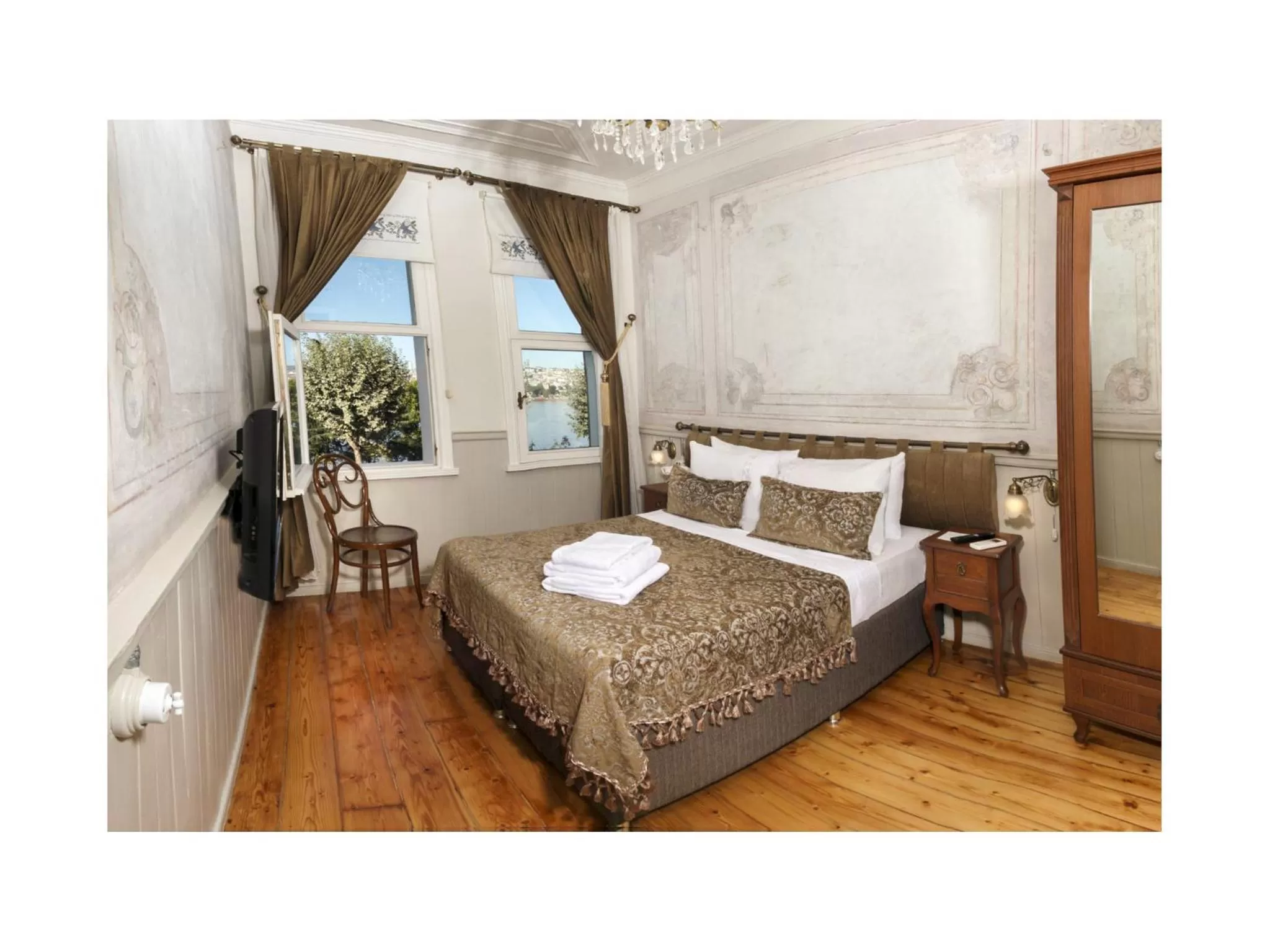 Bed in Hotel Troya Balat