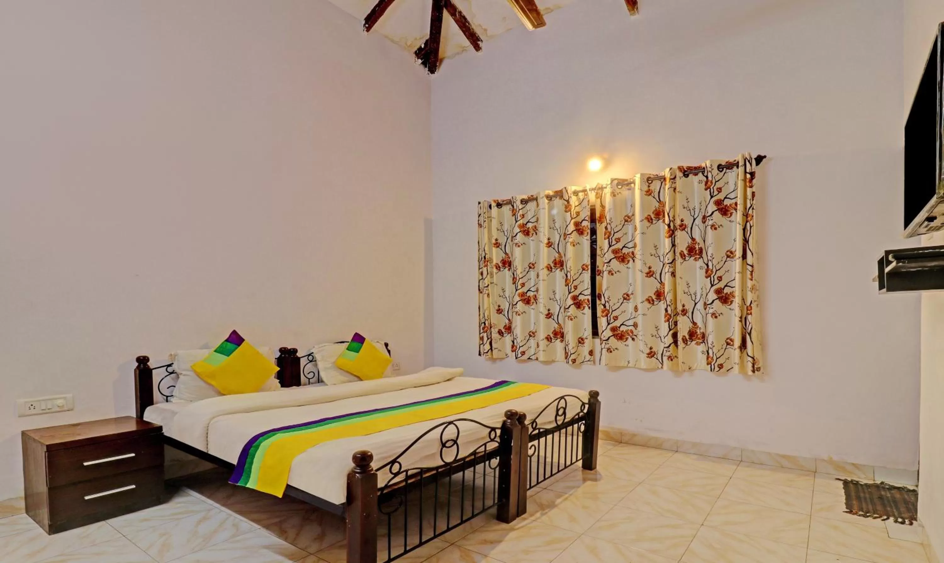 Bedroom, Bed in Itsy Hotels Vailankanni Natures Inn