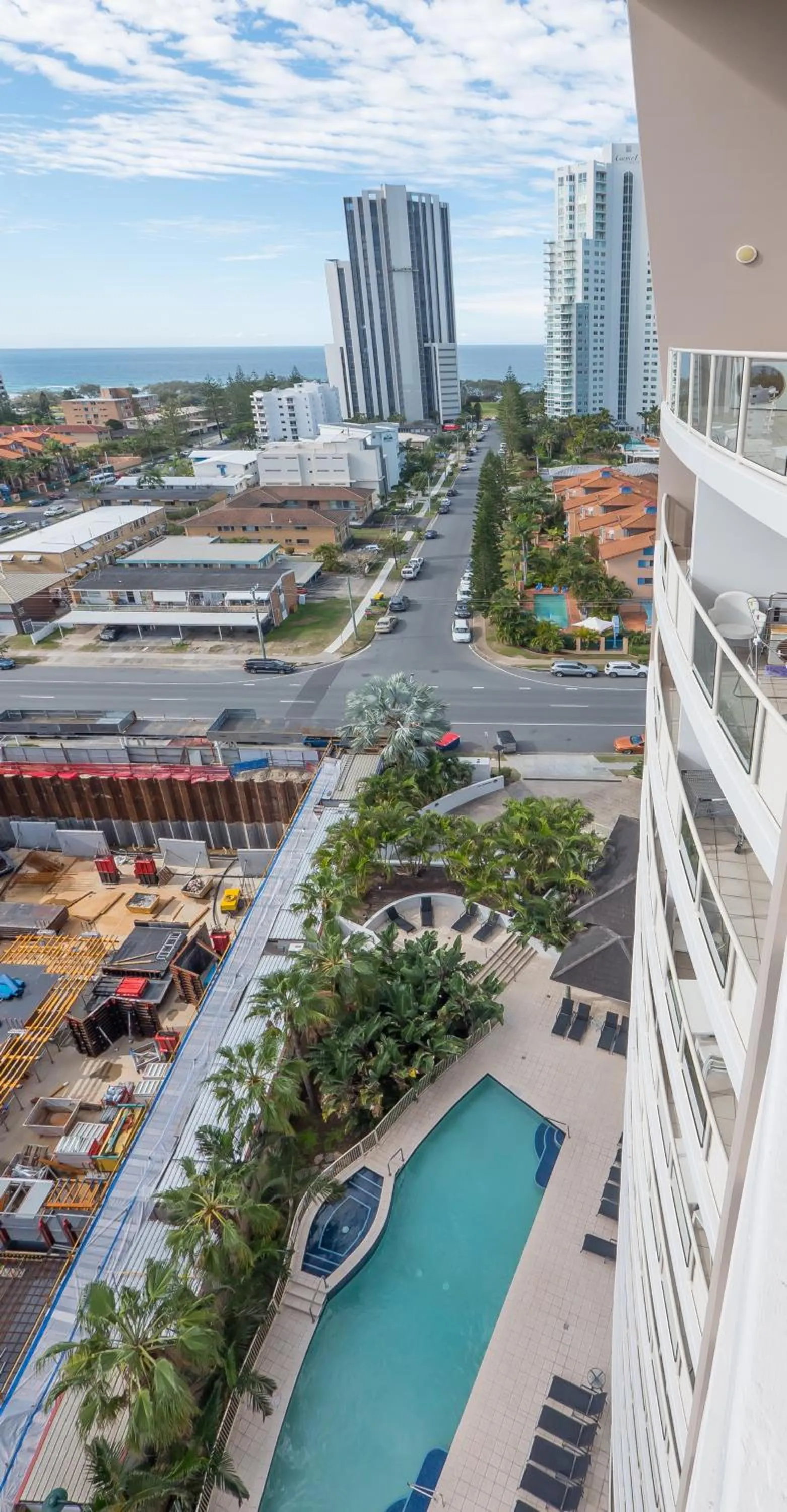 Street view in Broadbeach Savannah Resort