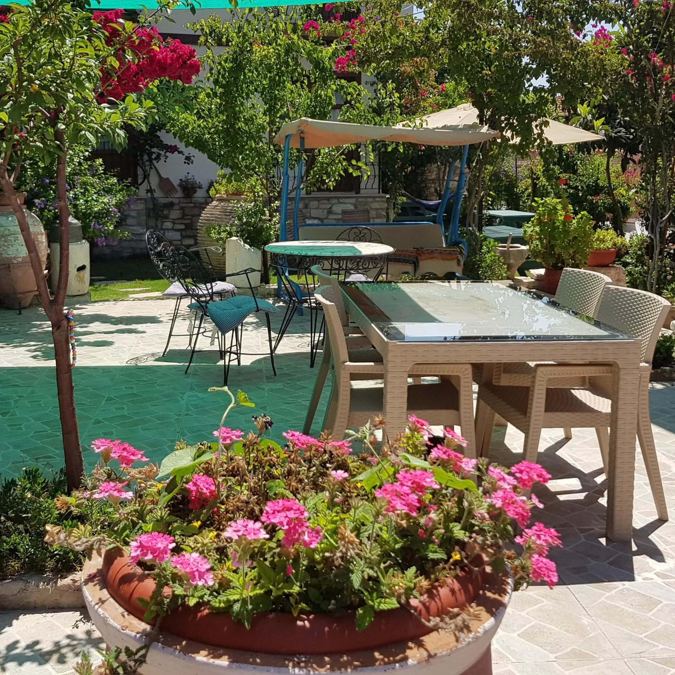 Garden in Sezgin Hotel