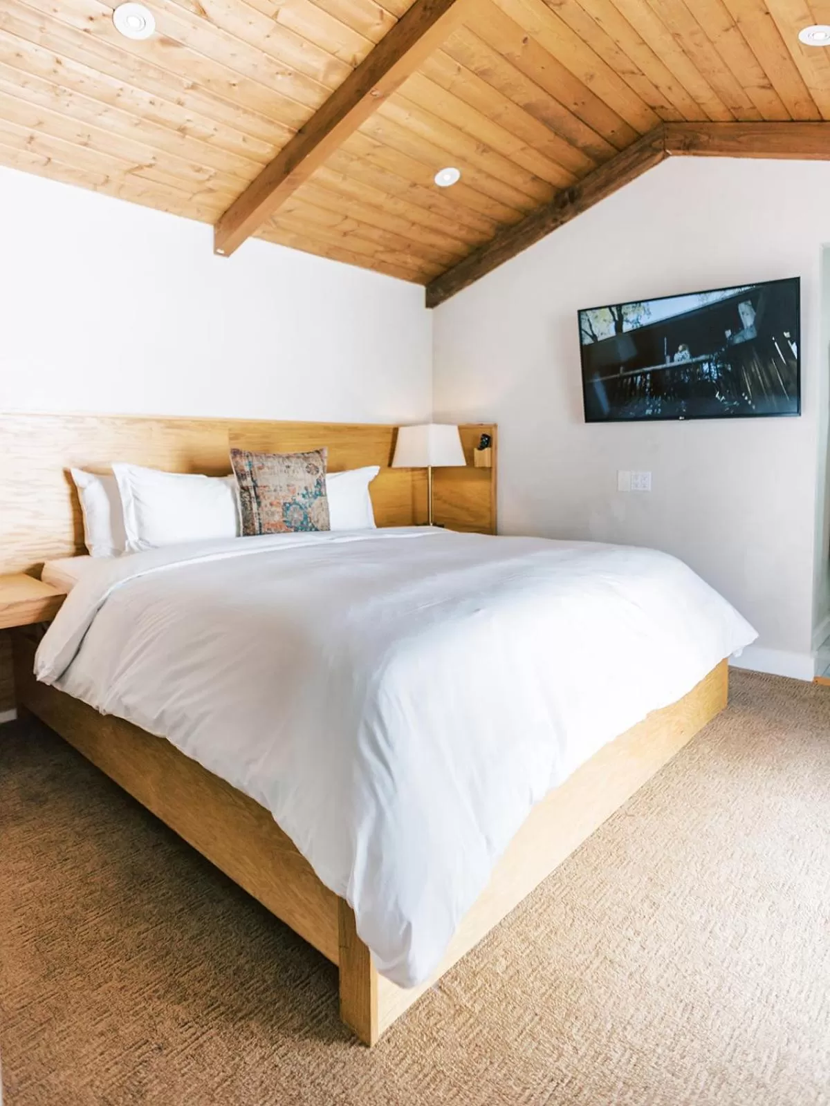 Bed in Calamigos Guest Ranch and Beach Club