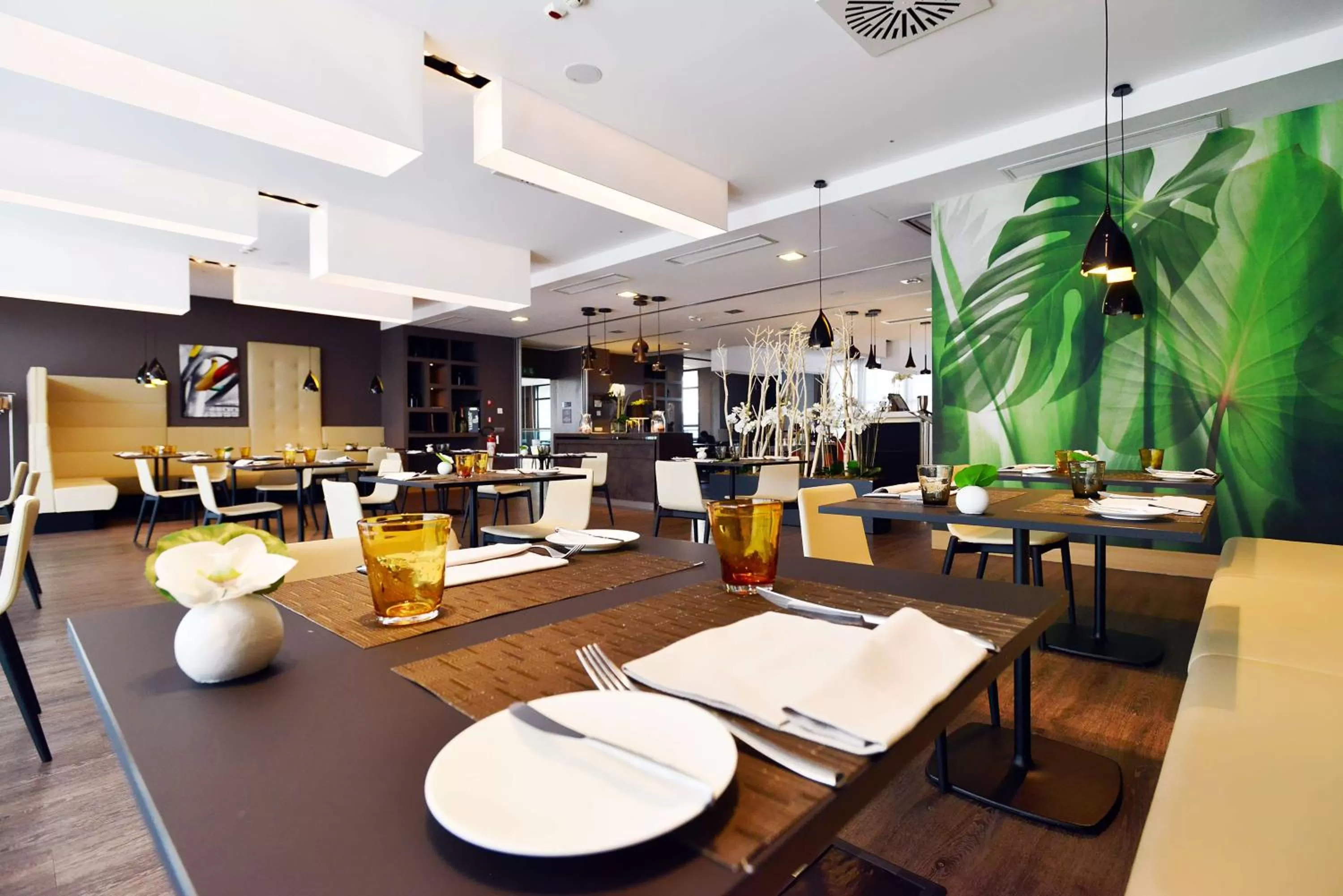 Restaurant/places to eat in Hilton Garden Inn Milan North