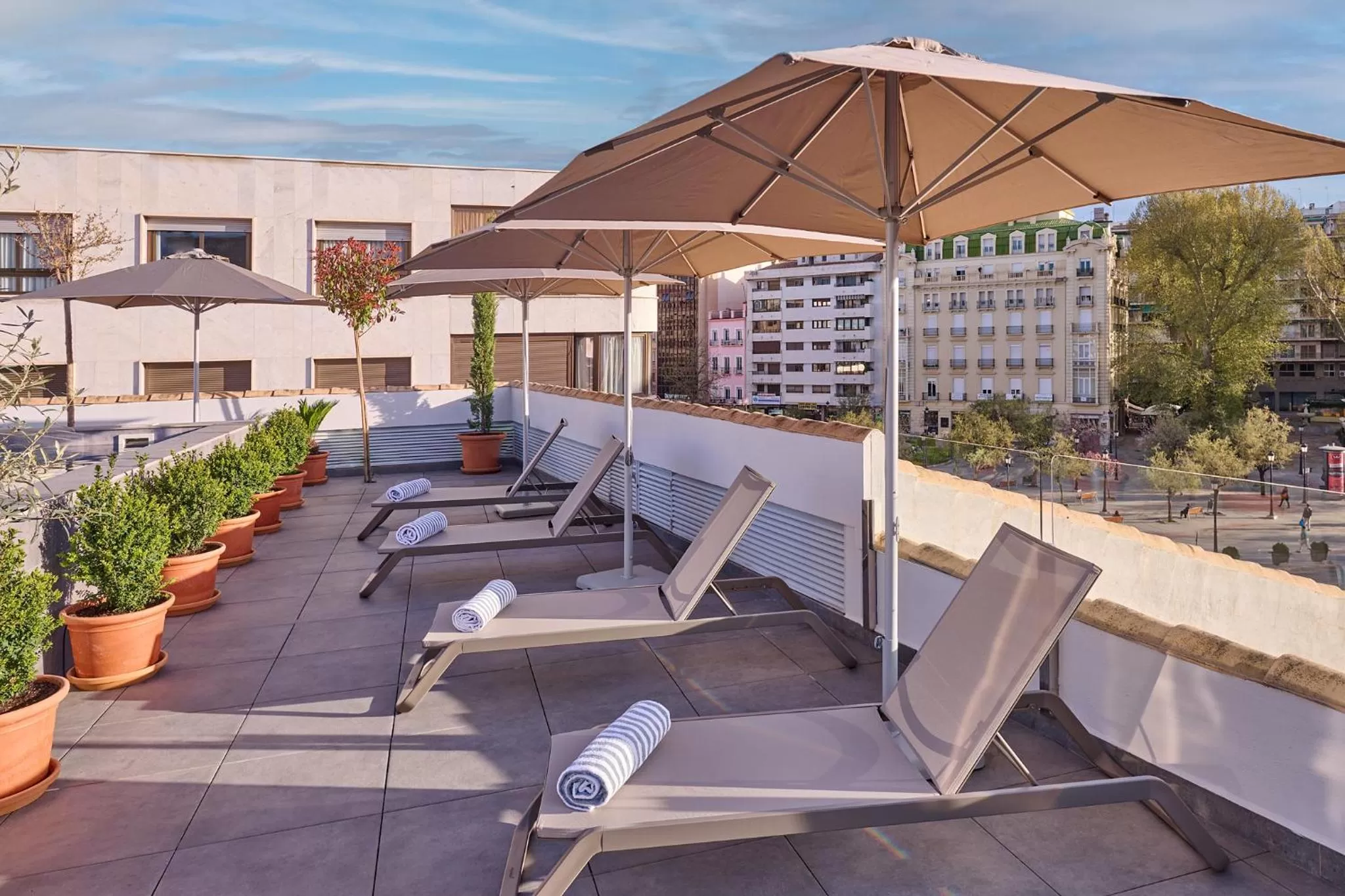 Swimming pool in Boutique Hotel Luna Granada Centro