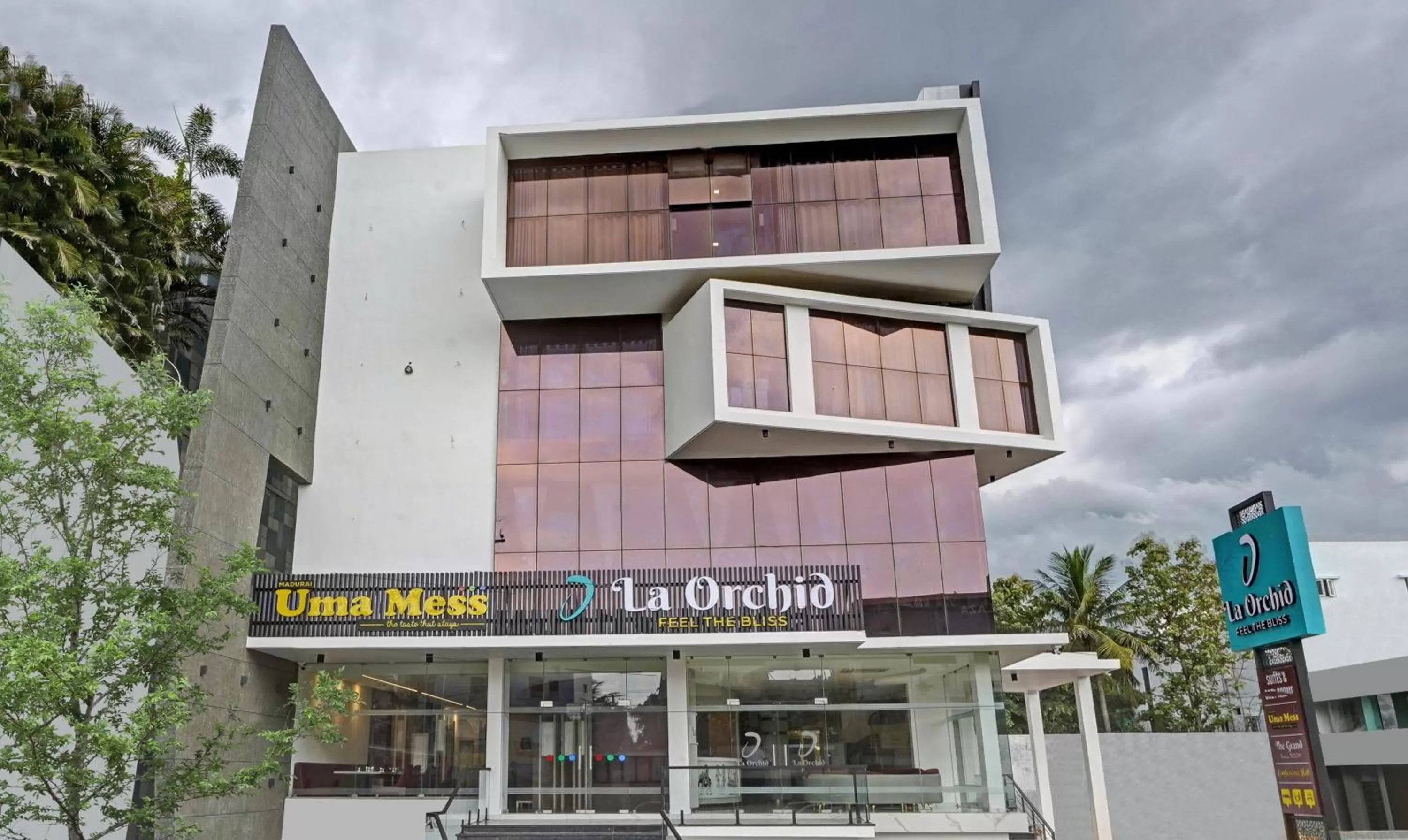 Property building in Treebo Premium La Orchid, Big Temple