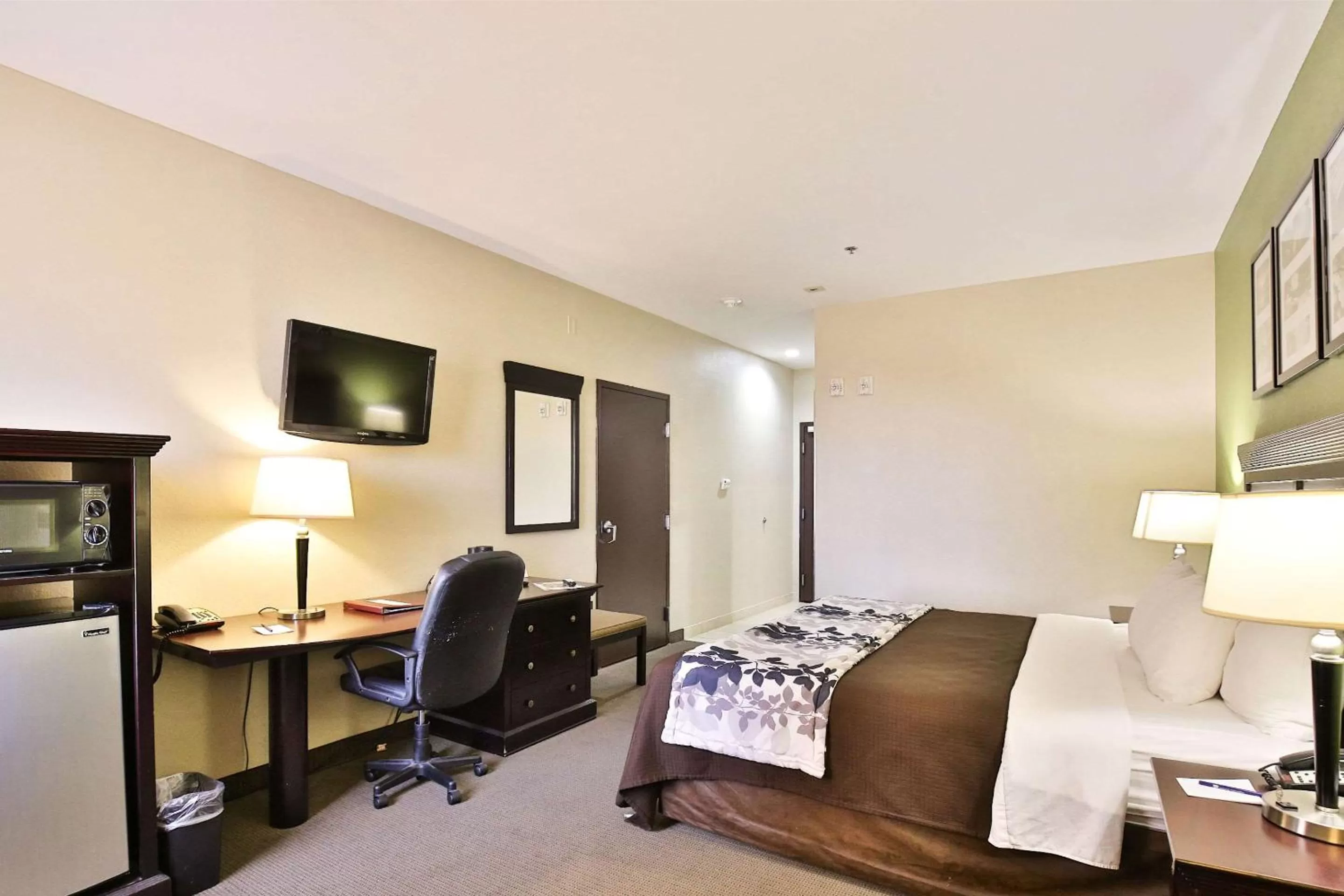 Photo of the whole room, Bed in Sleep Inn & Suites Abilene Near University
