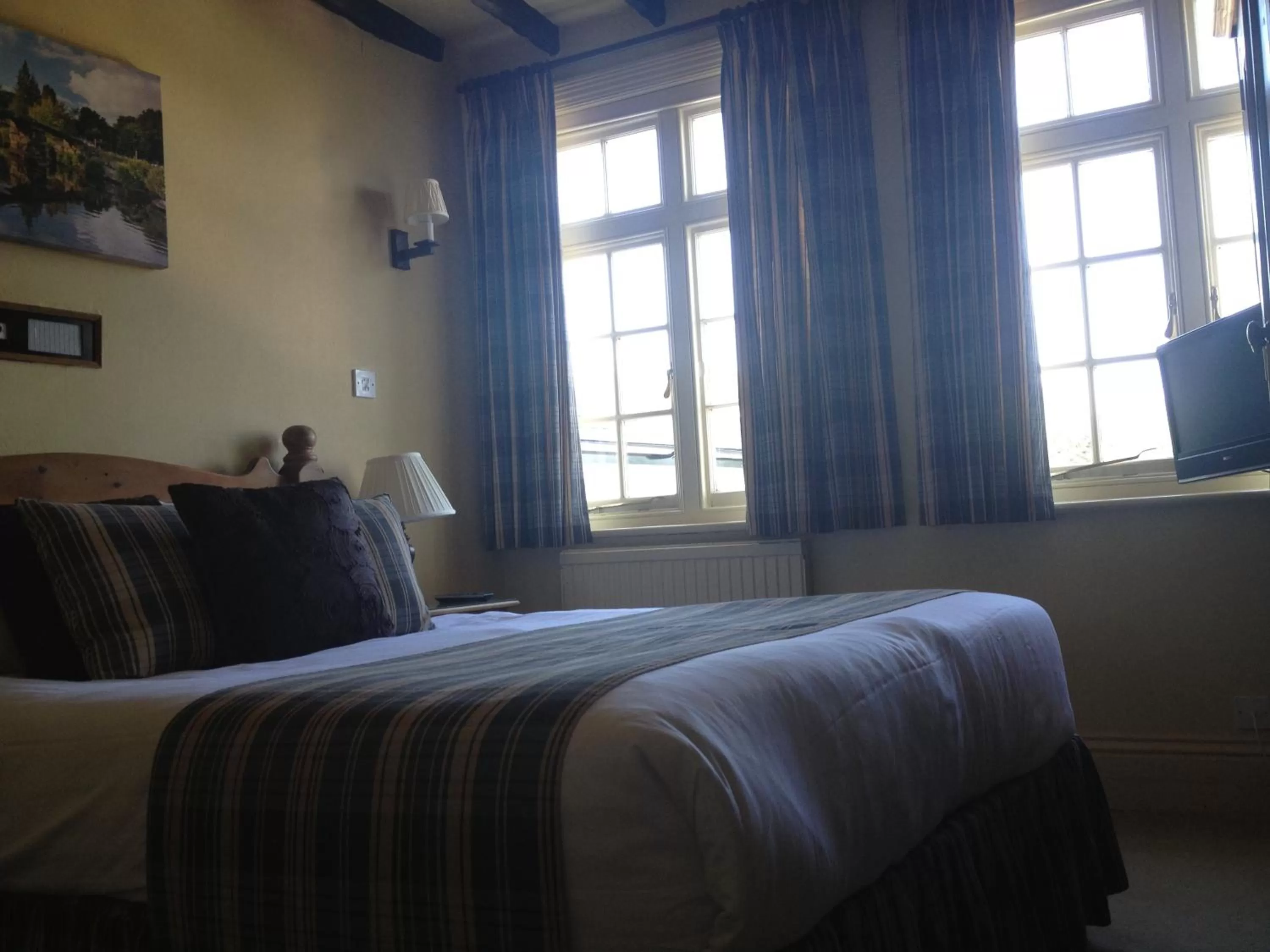 Day, Bed in The Rock Inn