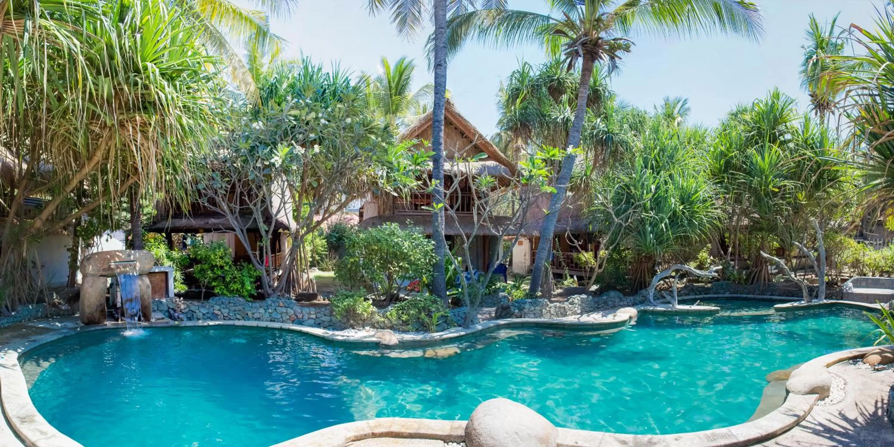 Swimming pool in Sunrise Resort