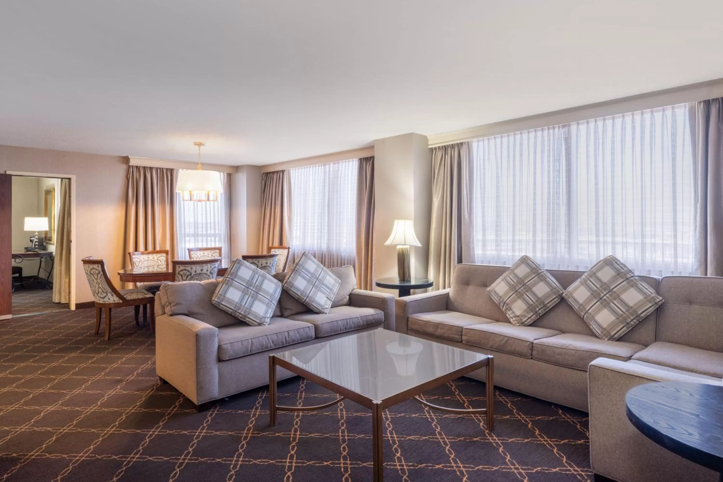 Photo of the whole room in Austin Southpark Hotel