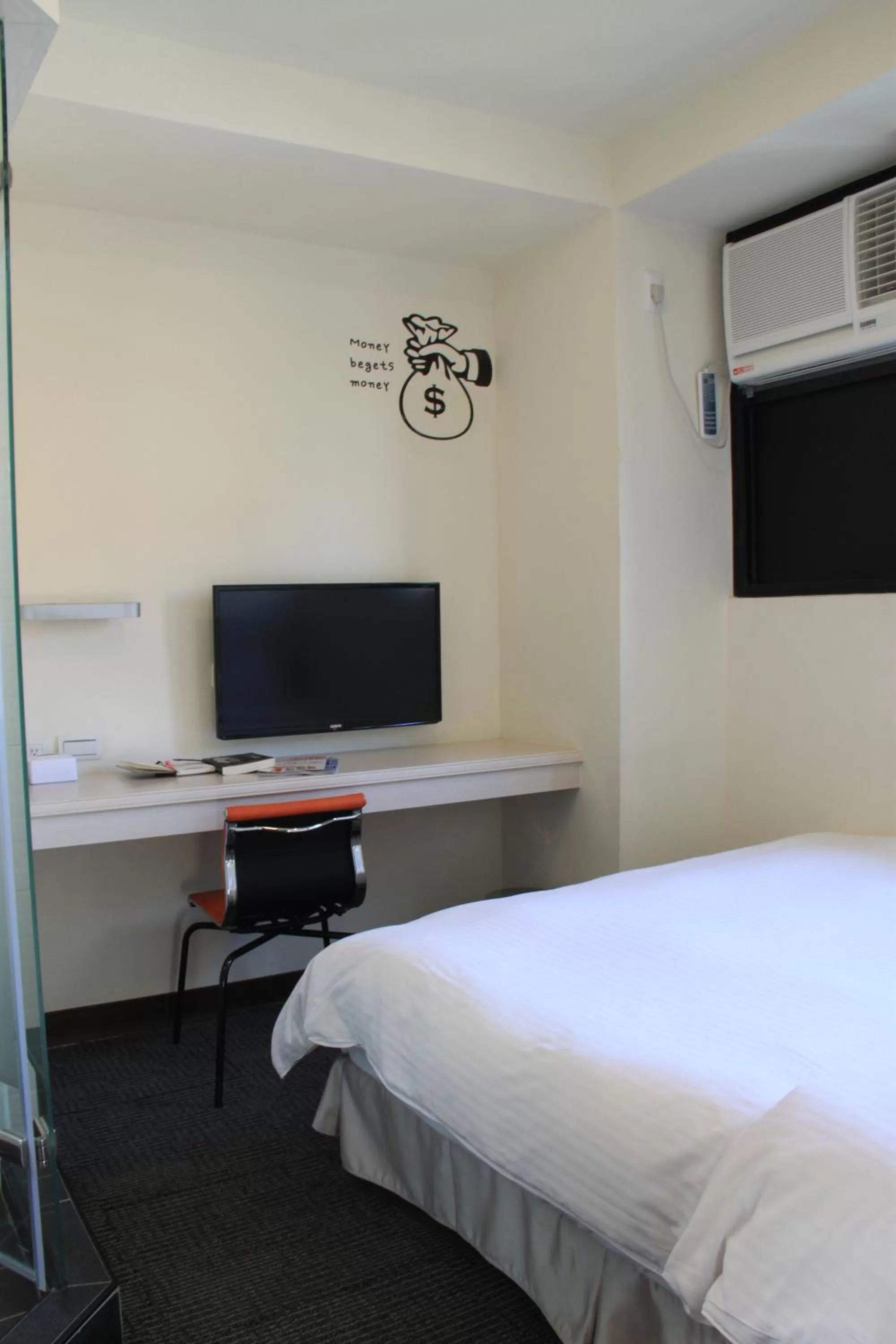 TV and multimedia, Bed in Century Hotel