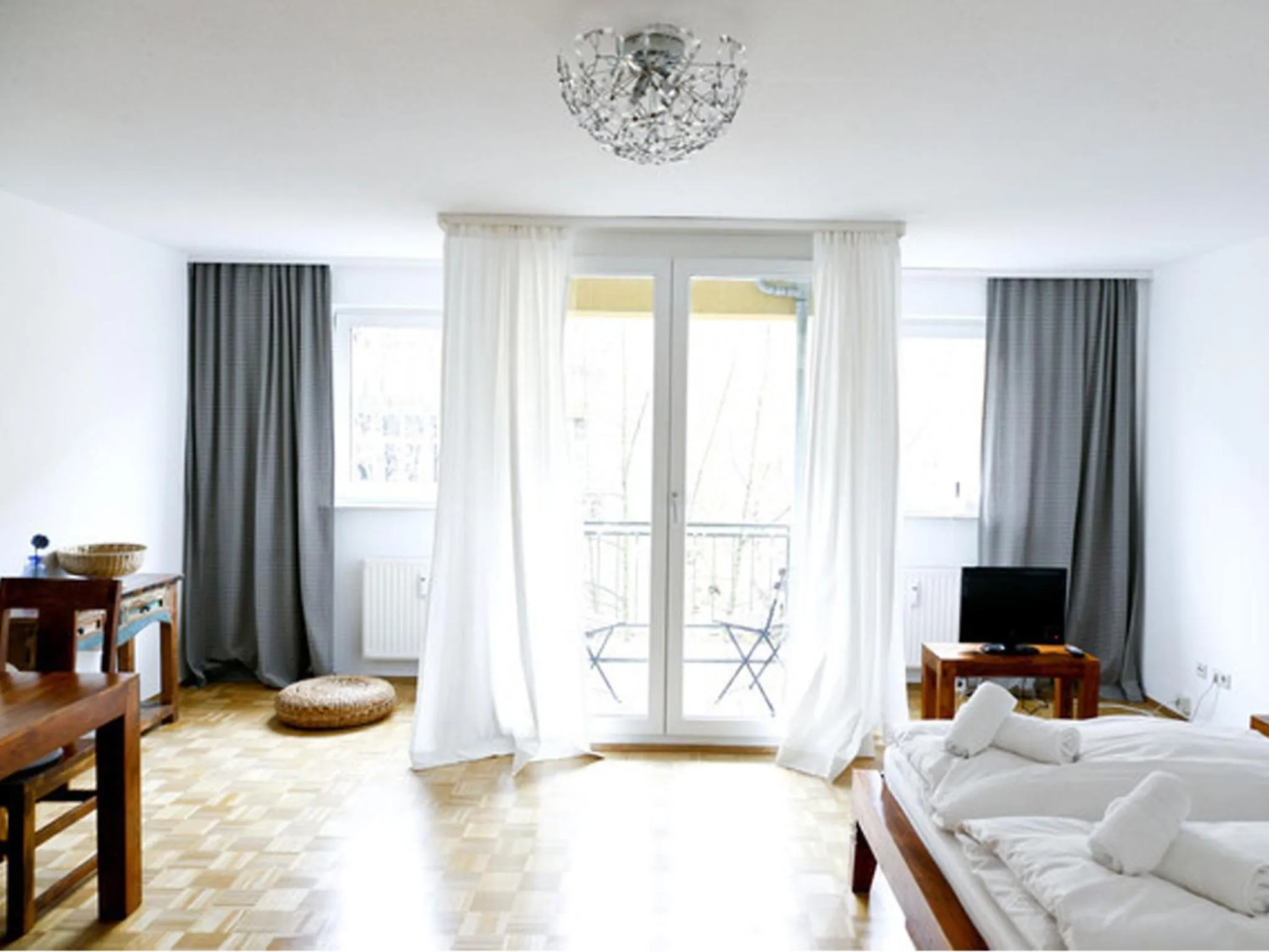 Living room, Bed in Pension Absolut Berlin