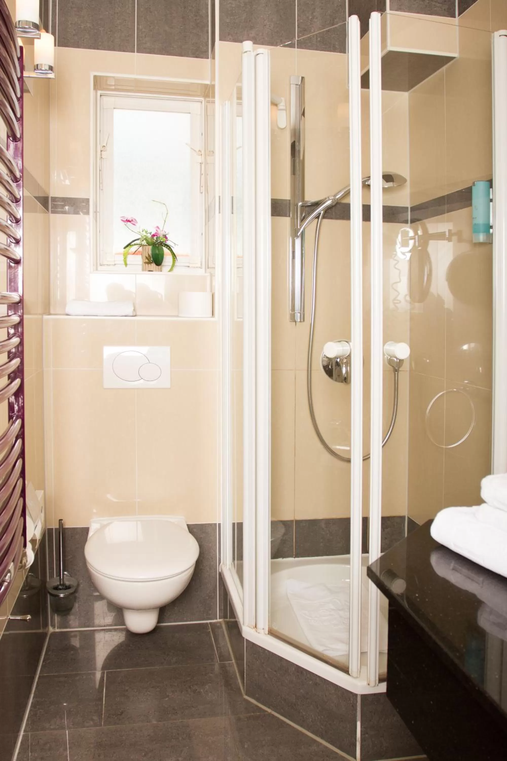 Shower in Hotel Don Giovanni