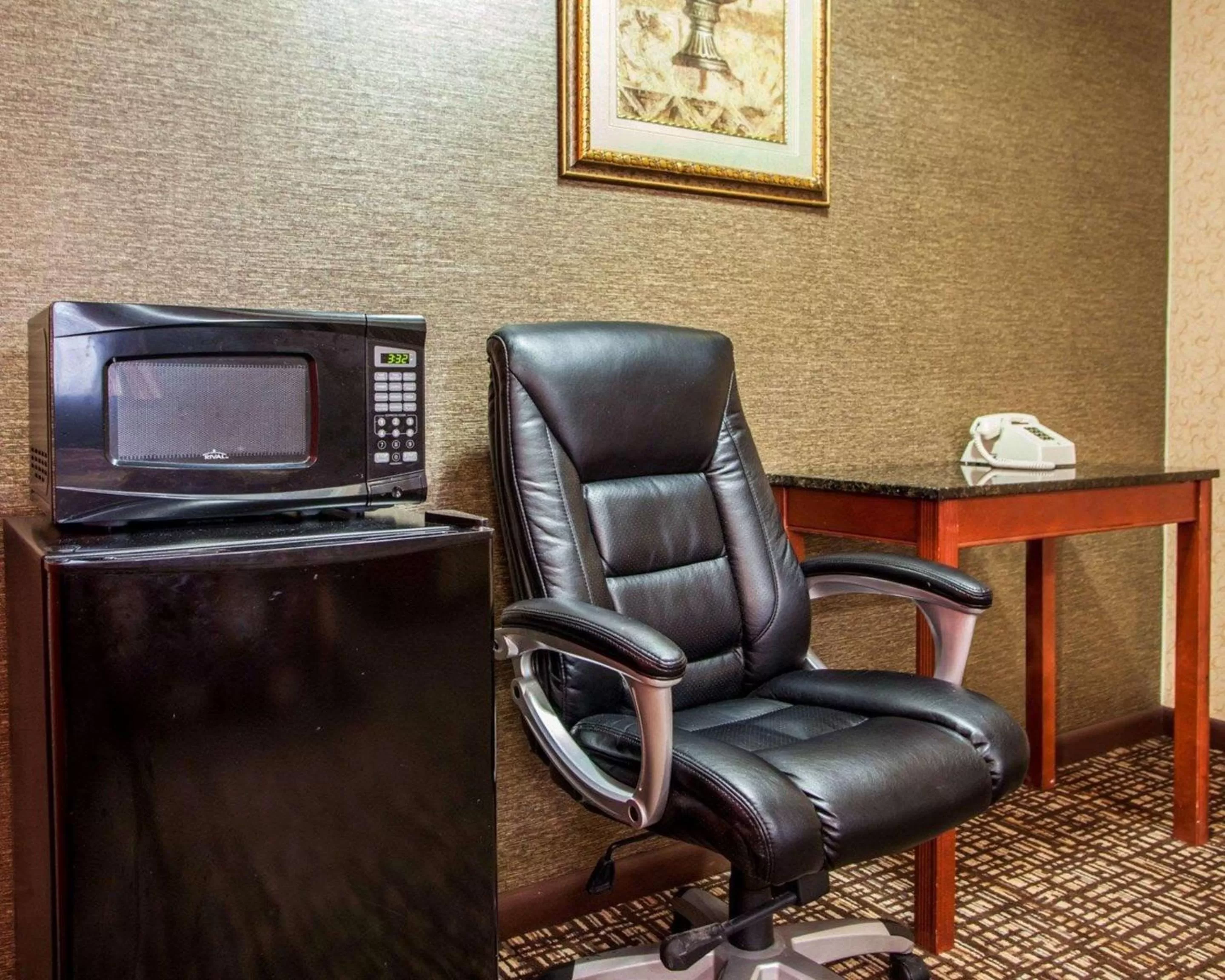 Photo of the whole room in Rodeway Inn Paterson Great Falls Park Area